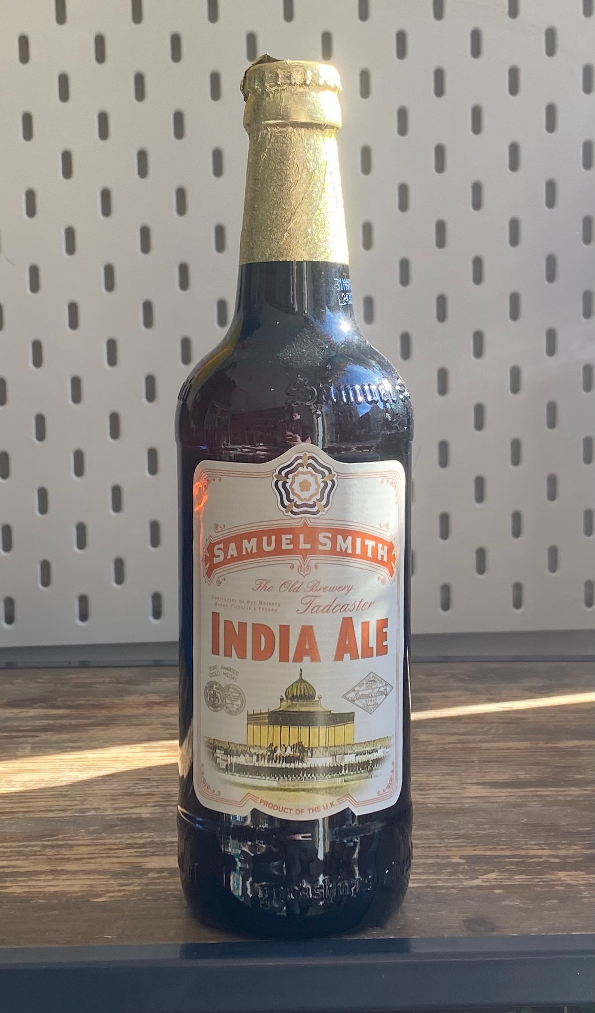 Sam Smiths India Ale at The Beerhive, Edinburgh. Free UK shipping.