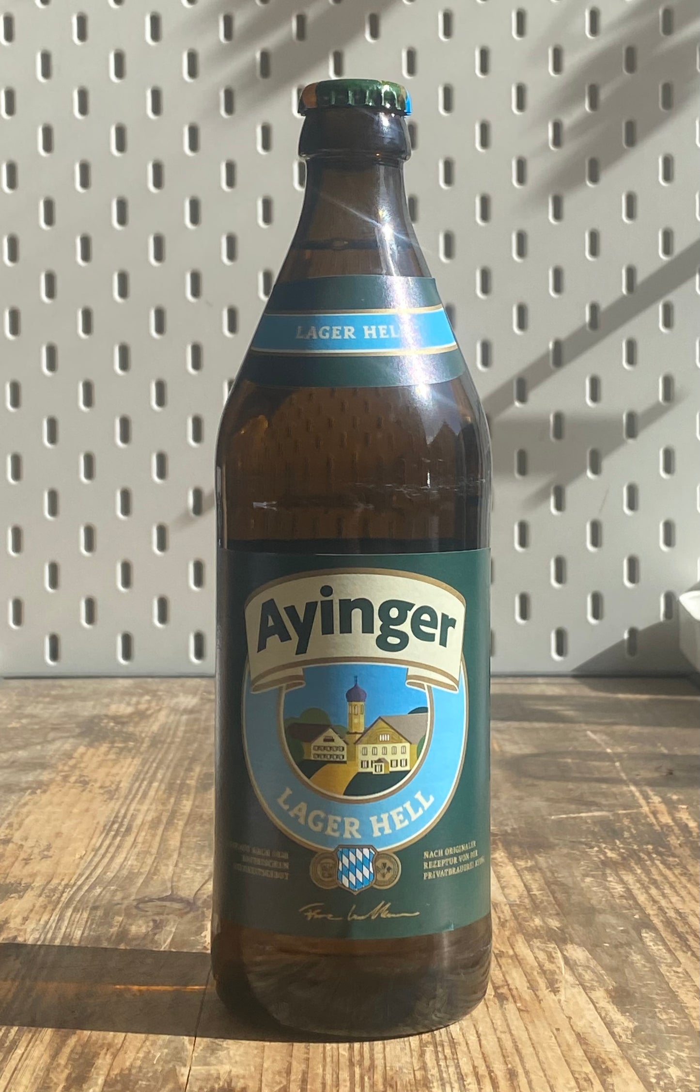 Ayinger Lagerbier Hell at The Beerhive, Edinburgh. Free UK shipping.