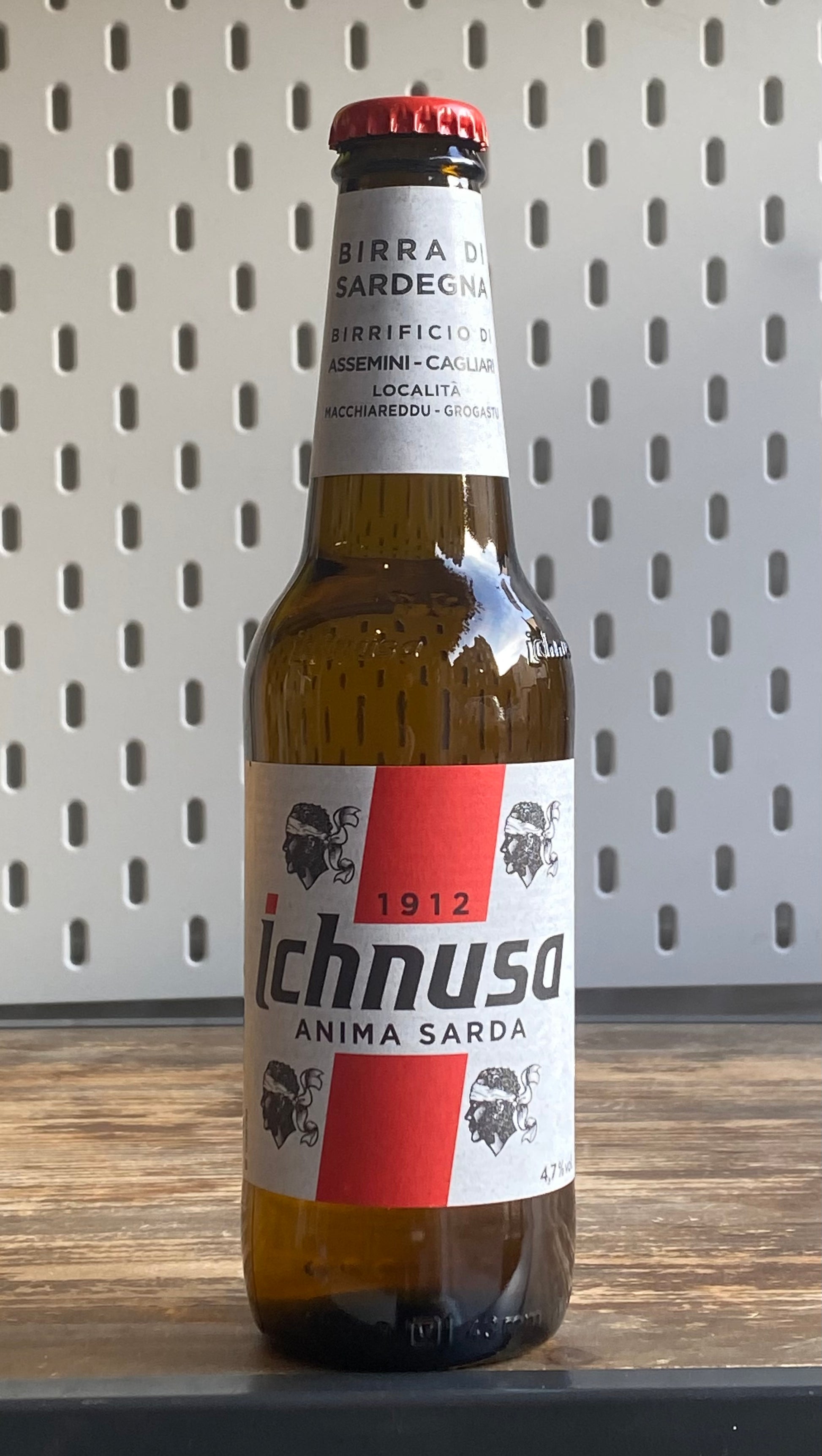 Birra Ichnusa Lager at The Beerhive, Edinburgh. Free UK shipping.