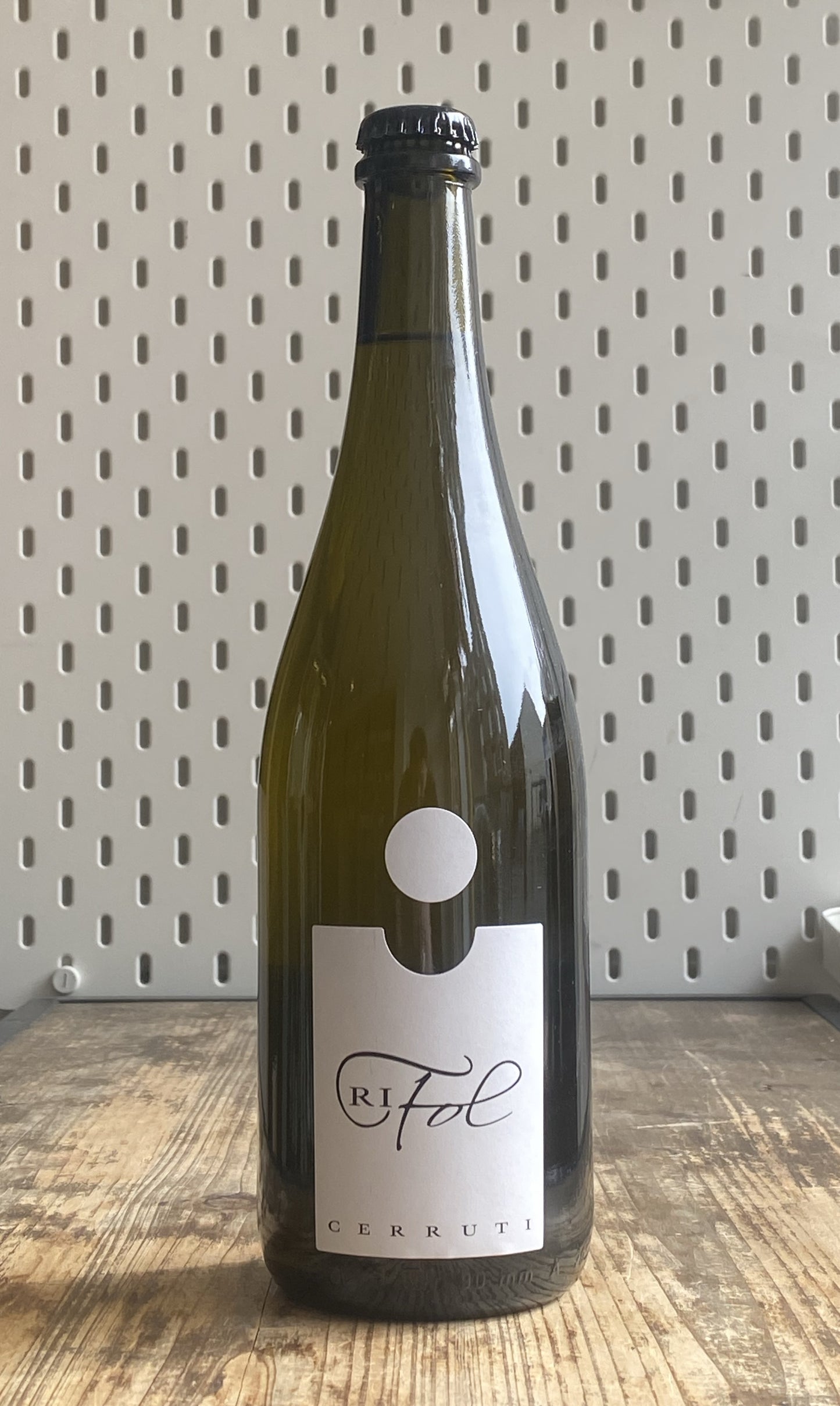 Cerruti Ri Fol Sparkling Muscato at The Beerhive, Edinburgh. Free UK shipping.