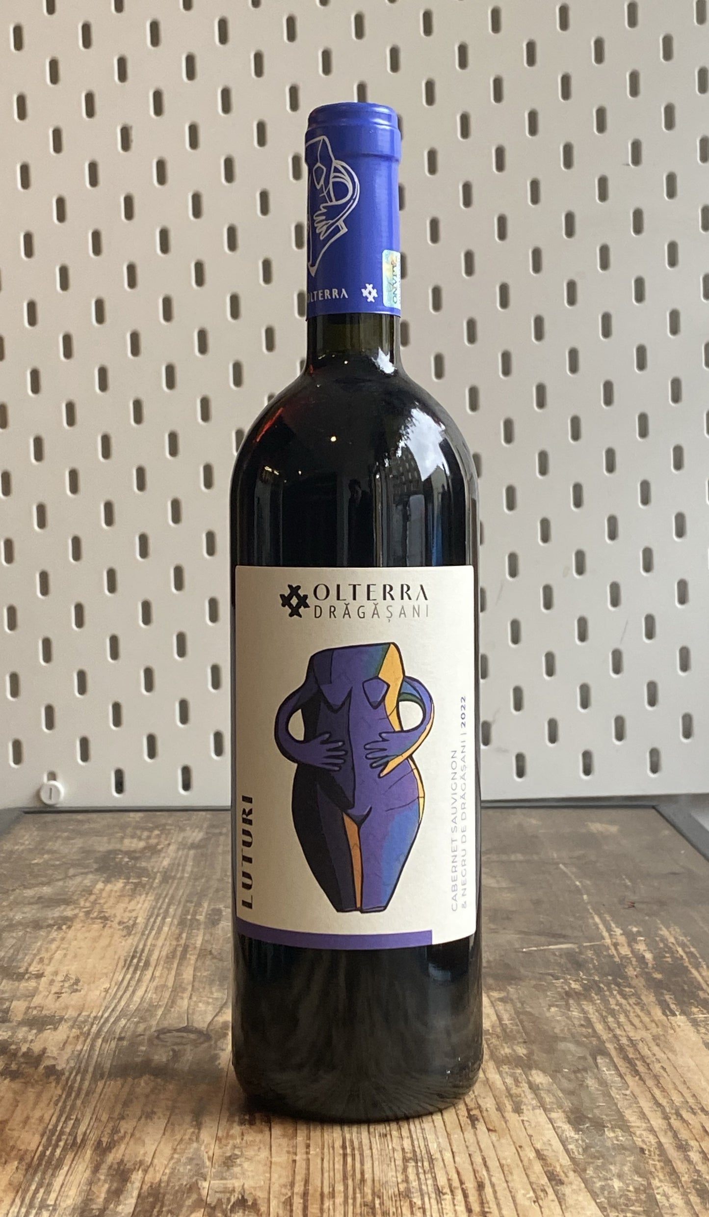 Crama Olterra Luturi Cabernet Sauvignon & Negru de Drăgășani at The Beerhive, Edinburgh. Free UK shipping.