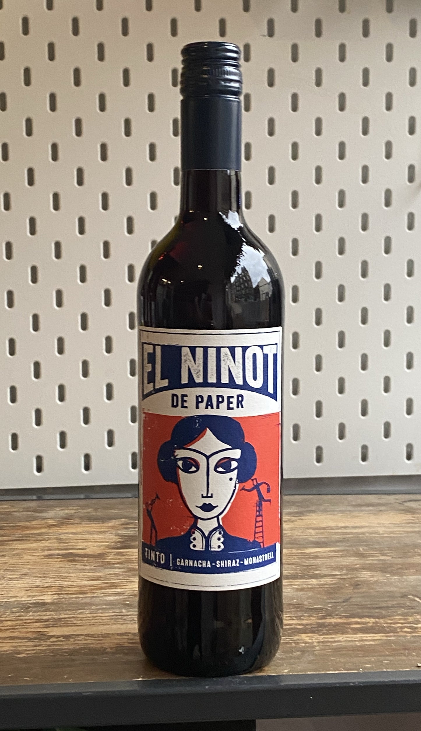 El Ninot de Paper Tinto at The Beerhive, Edinburgh. Free UK shipping.