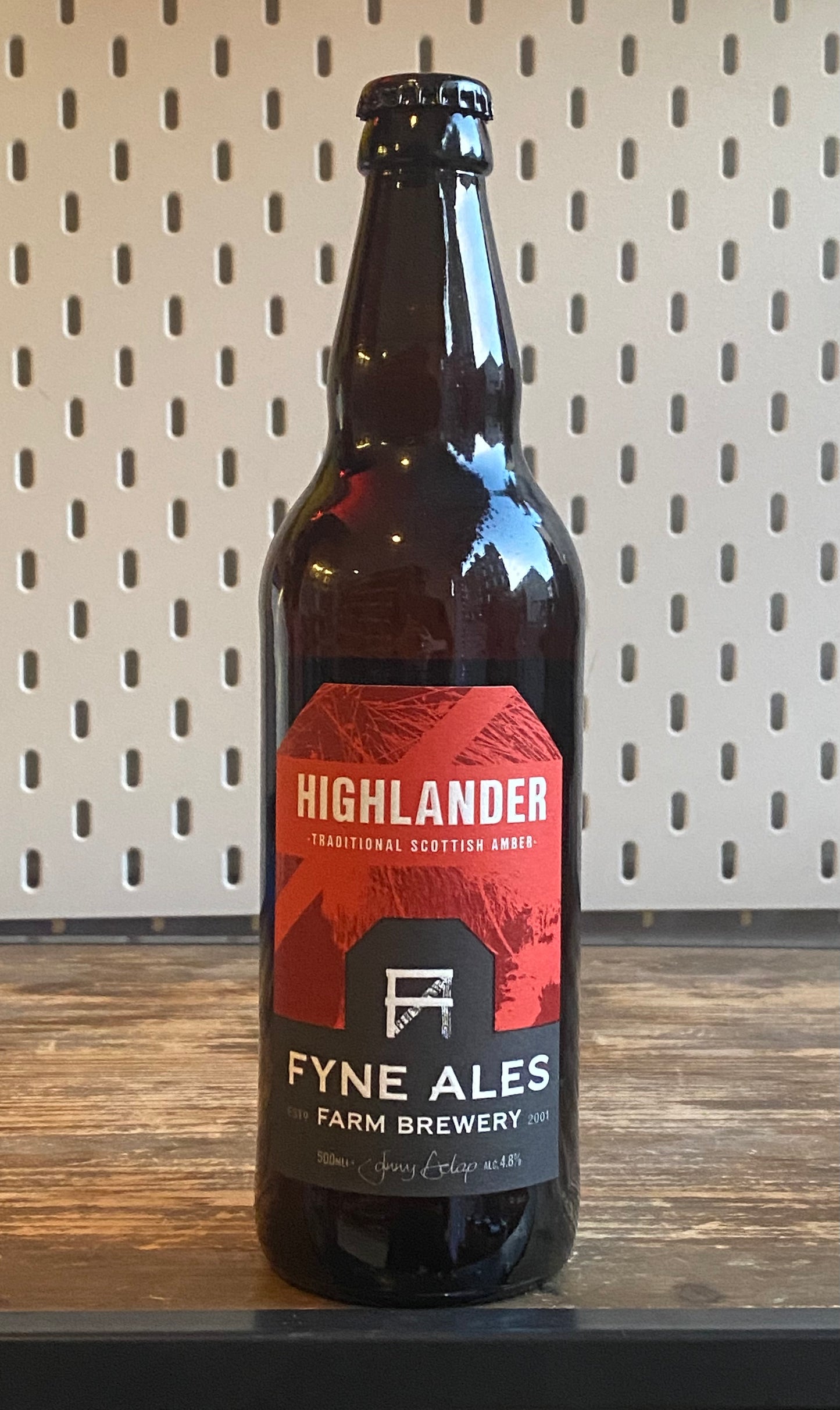 Fyne Ales Highlander at The Beerhive, Edinburgh. Free UK shipping.