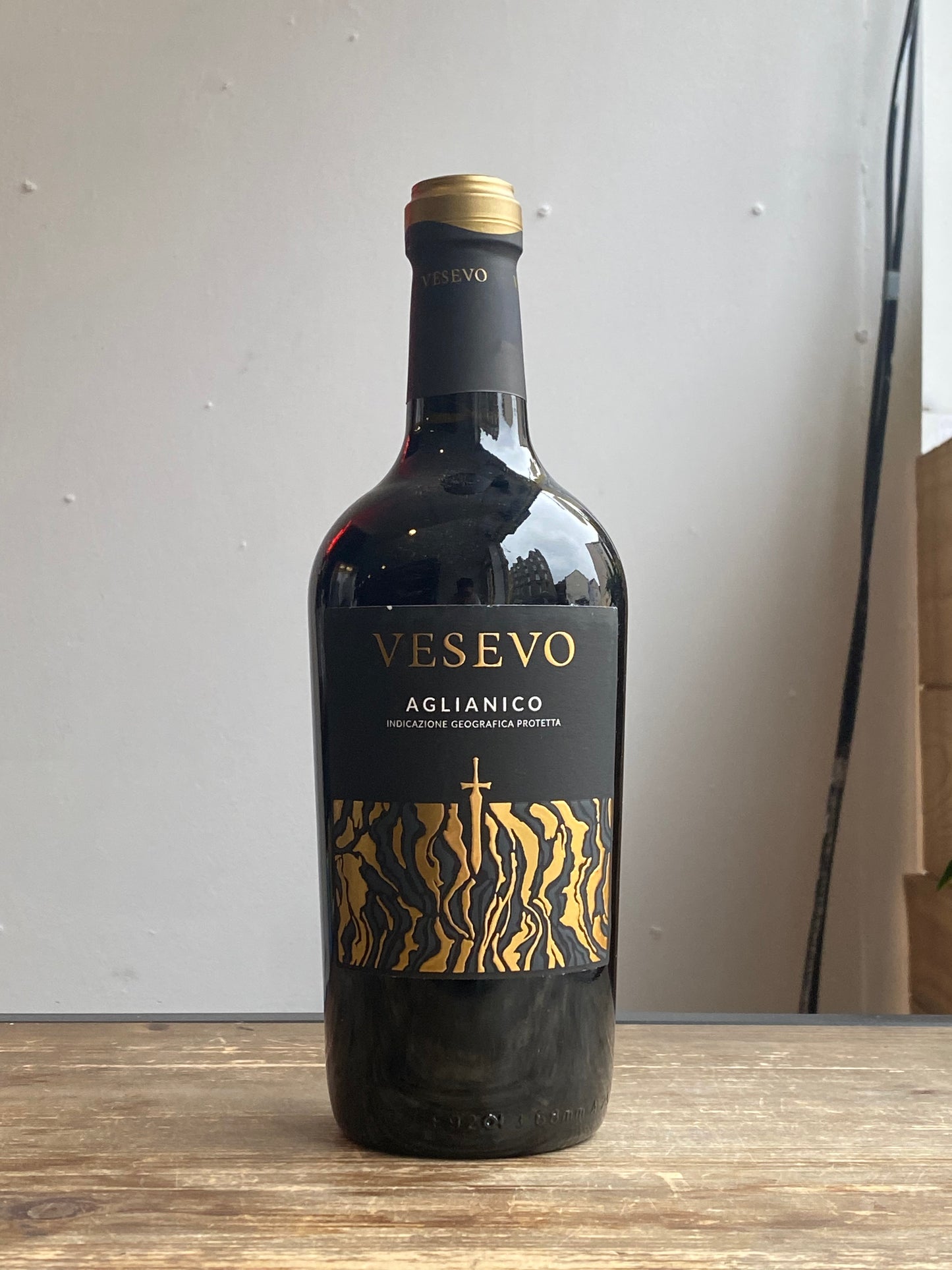 Vesevo Beneventano Aglianico at The Beerhive, Edinburgh. Free UK shipping.