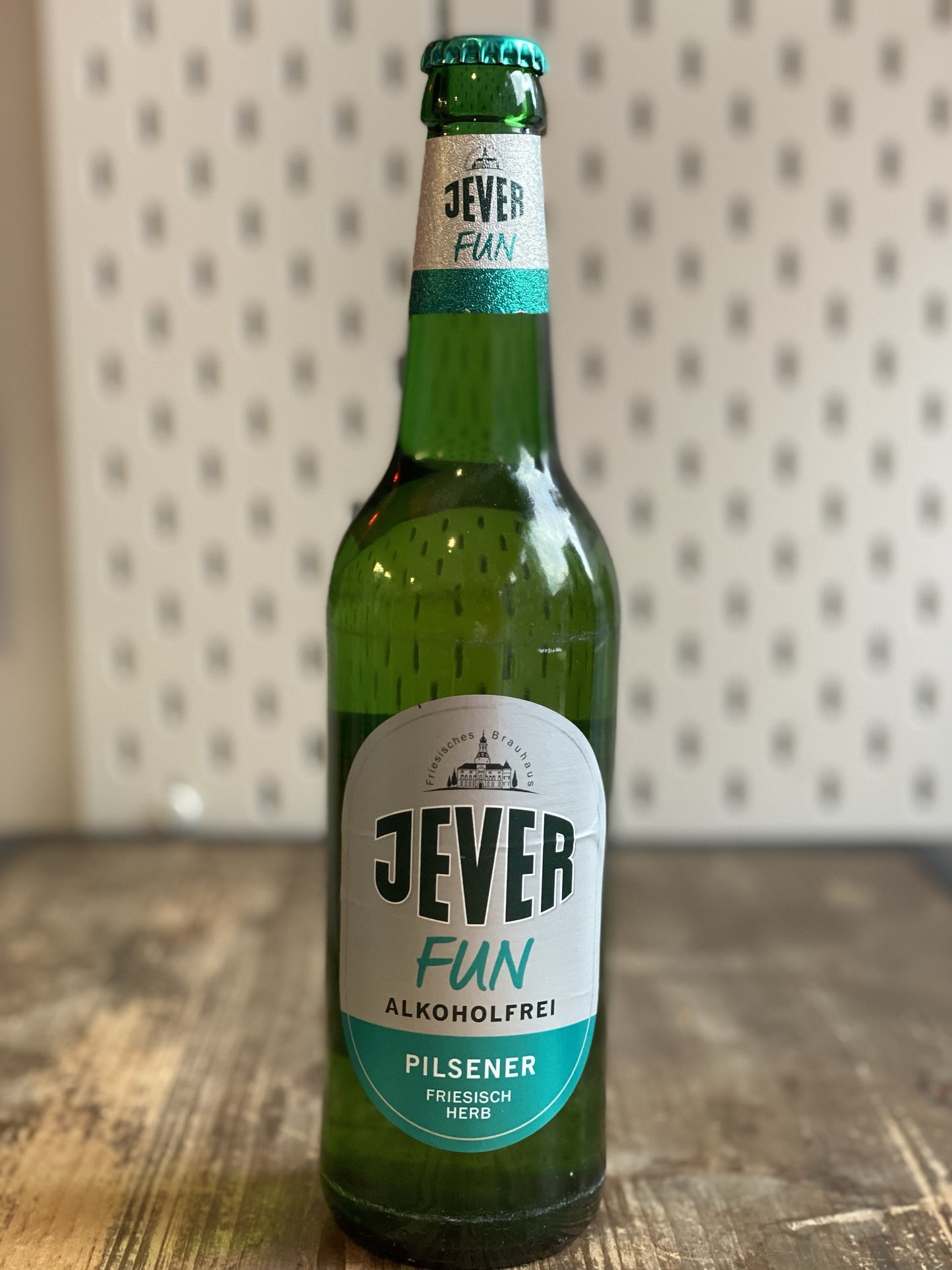 Jever Fun Alkoholfrei Pils 0.5% 500ml at The Beerhive, Edinburgh. Free UK shipping.