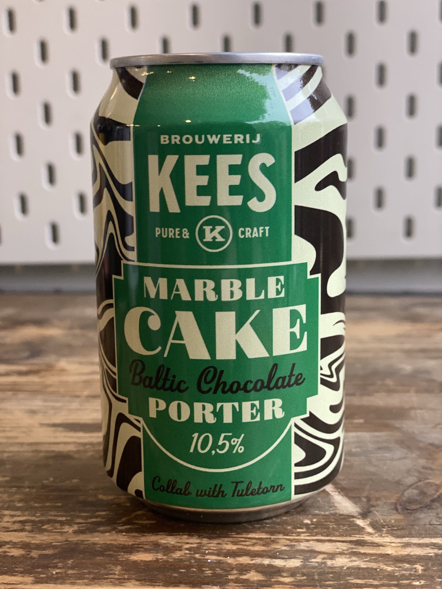 Kees Marble Cake Baltic Porter at The Beerhive, Edinburgh. Free UK shipping.