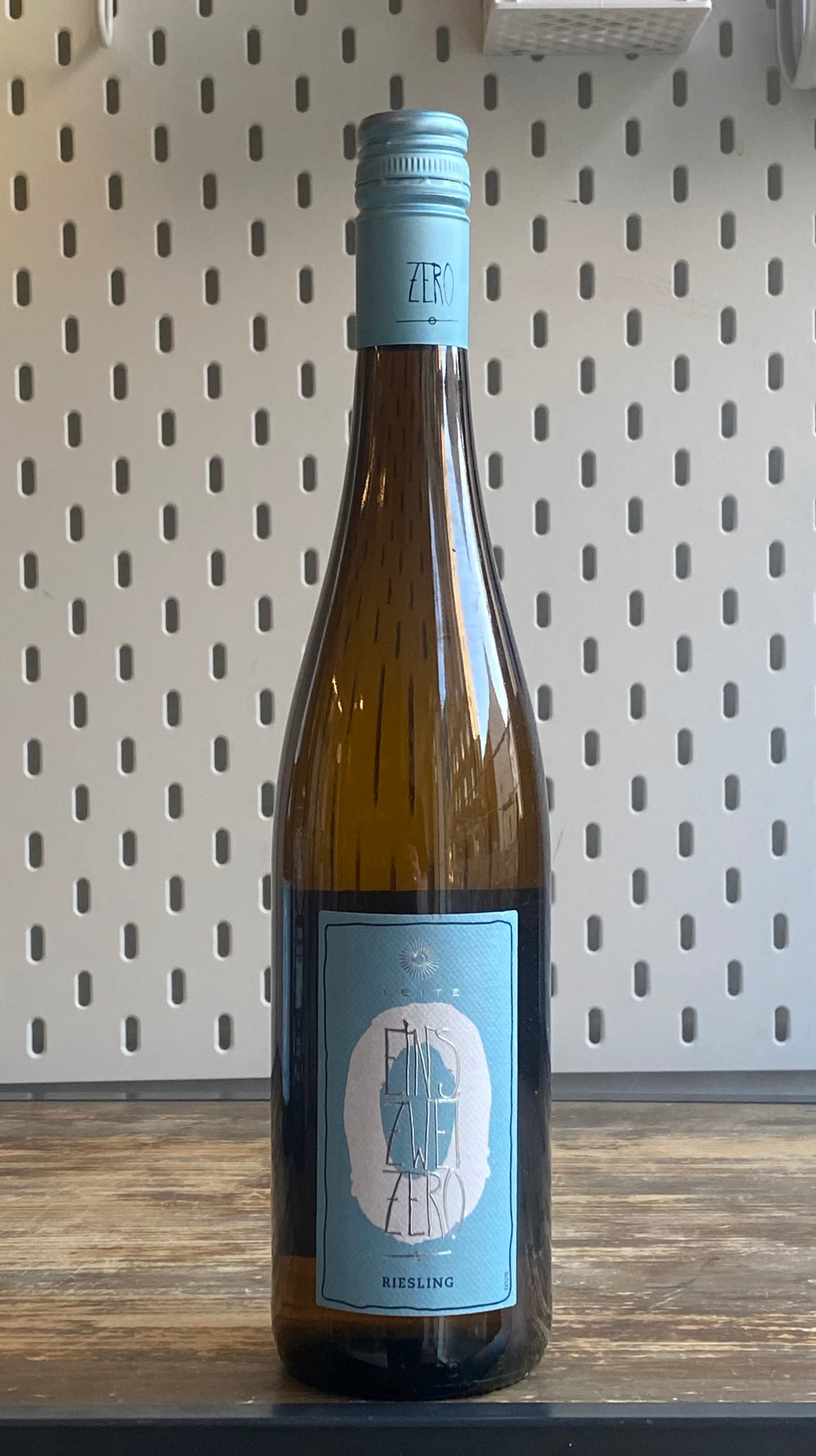 Leitz Eins Zwei Zero Riesling at The Beerhive, Edinburgh. Free UK shipping.