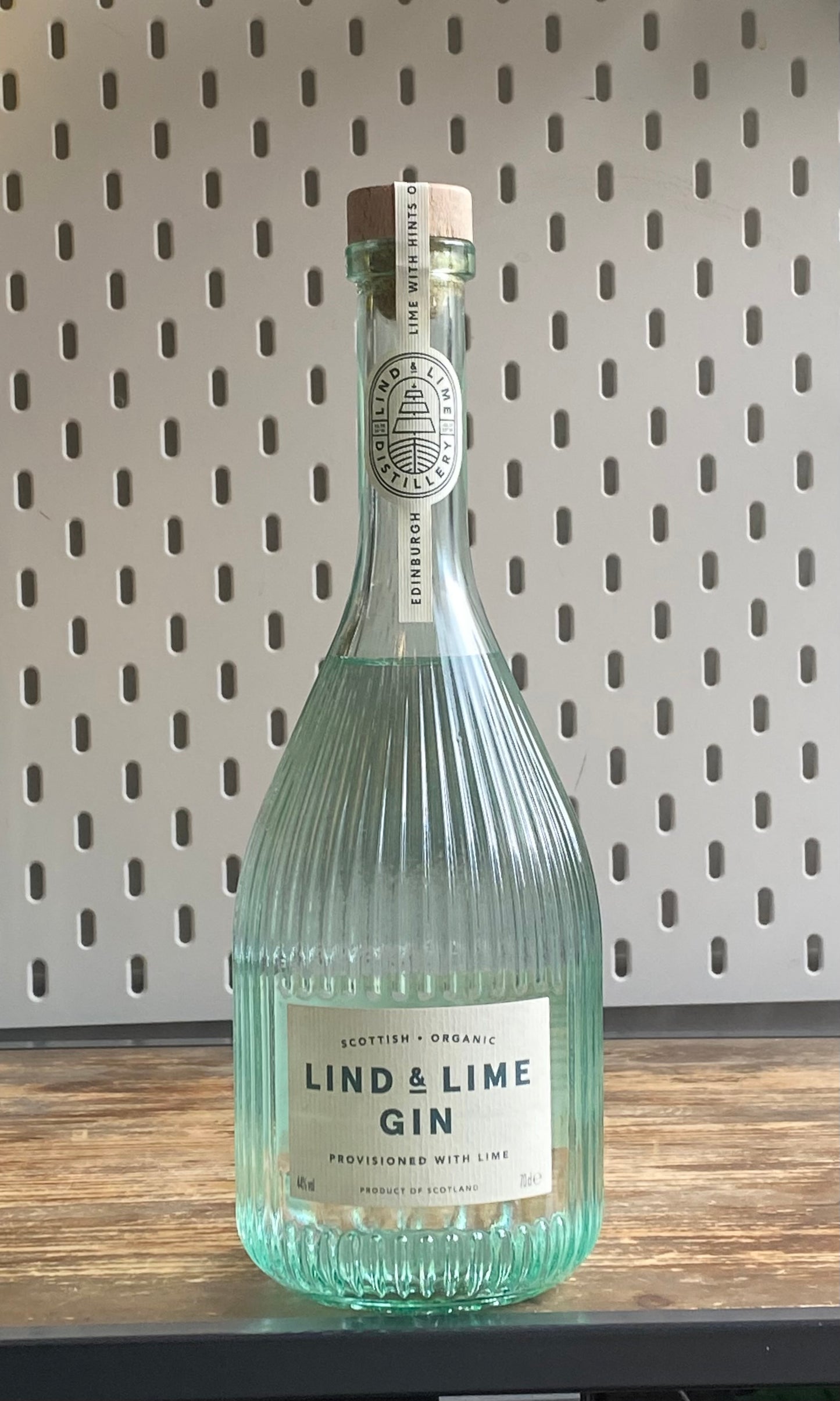 Lind and Lime Gin at The Beerhive, Edinburgh. Free UK shipping.