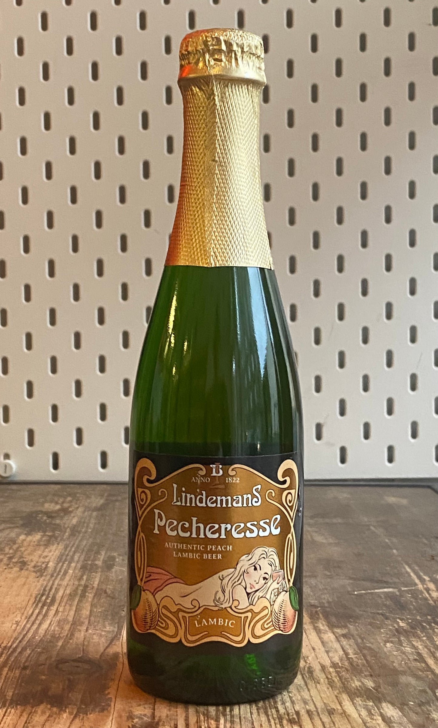 Lindemans Pecheresse at The Beerhive, Edinburgh. Free UK shipping.