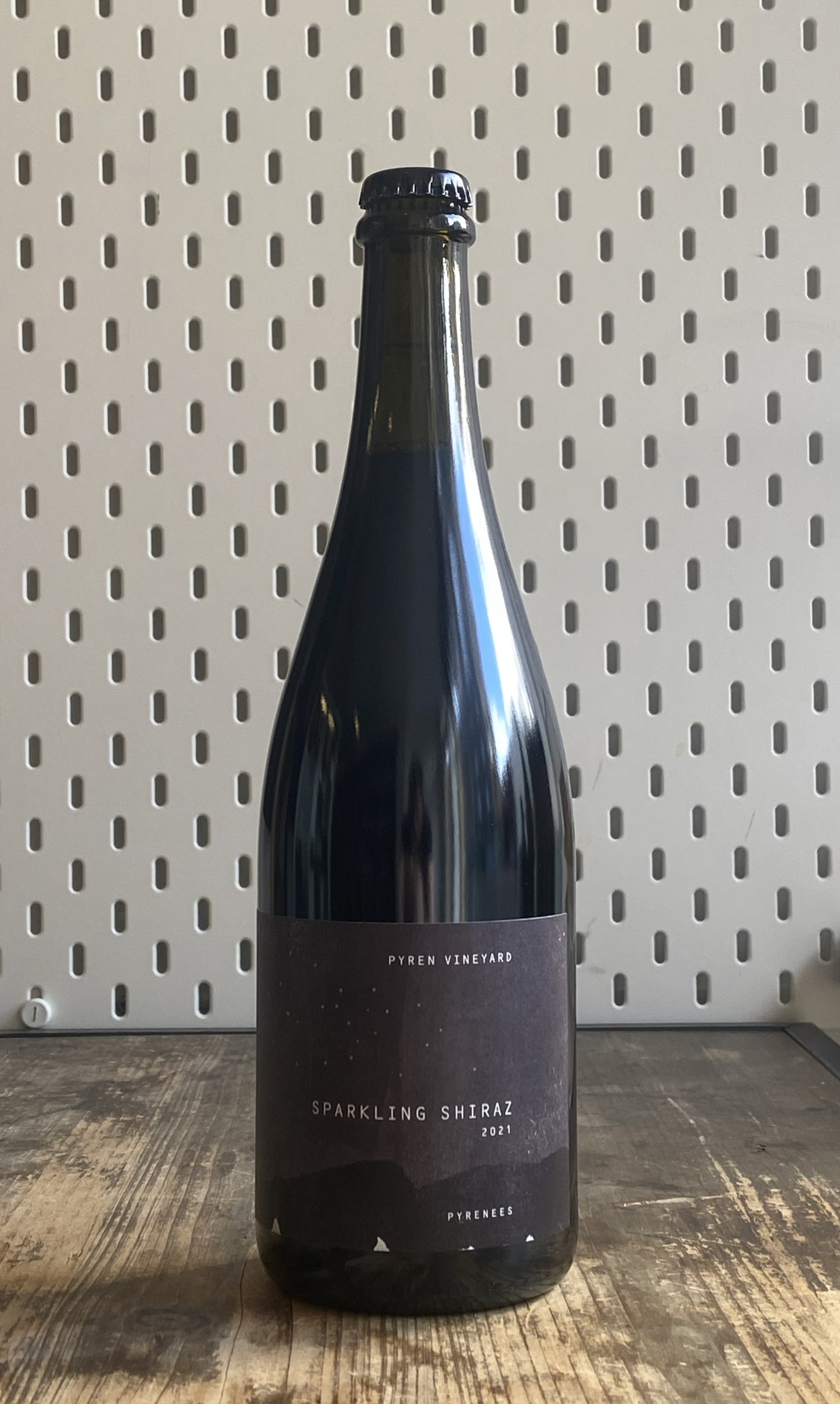 Pyren Vineyard Earthscape Sparkling Shiraz at The Beerhive, Edinburgh. Free UK shipping.