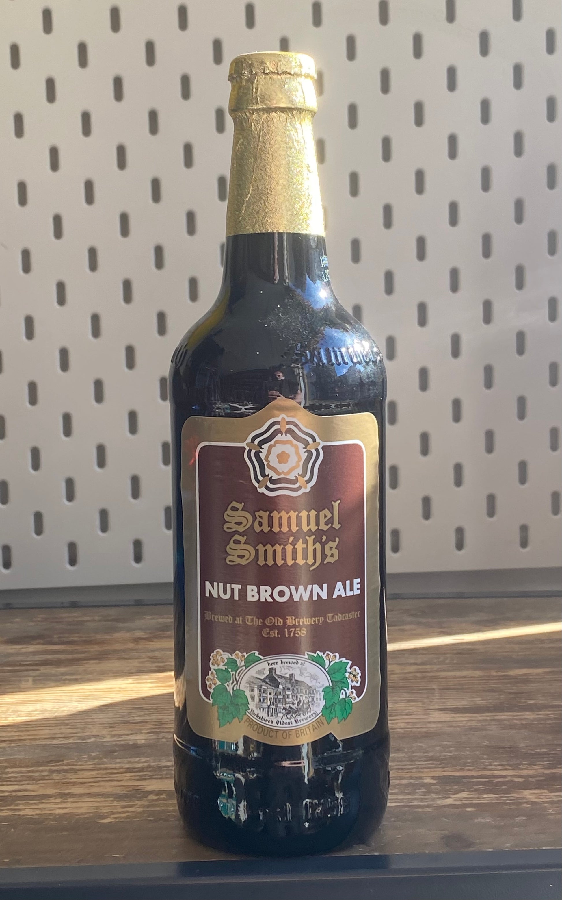 Sam Smiths Nut Brown Ale at The Beerhive, Edinburgh. Free UK shipping.