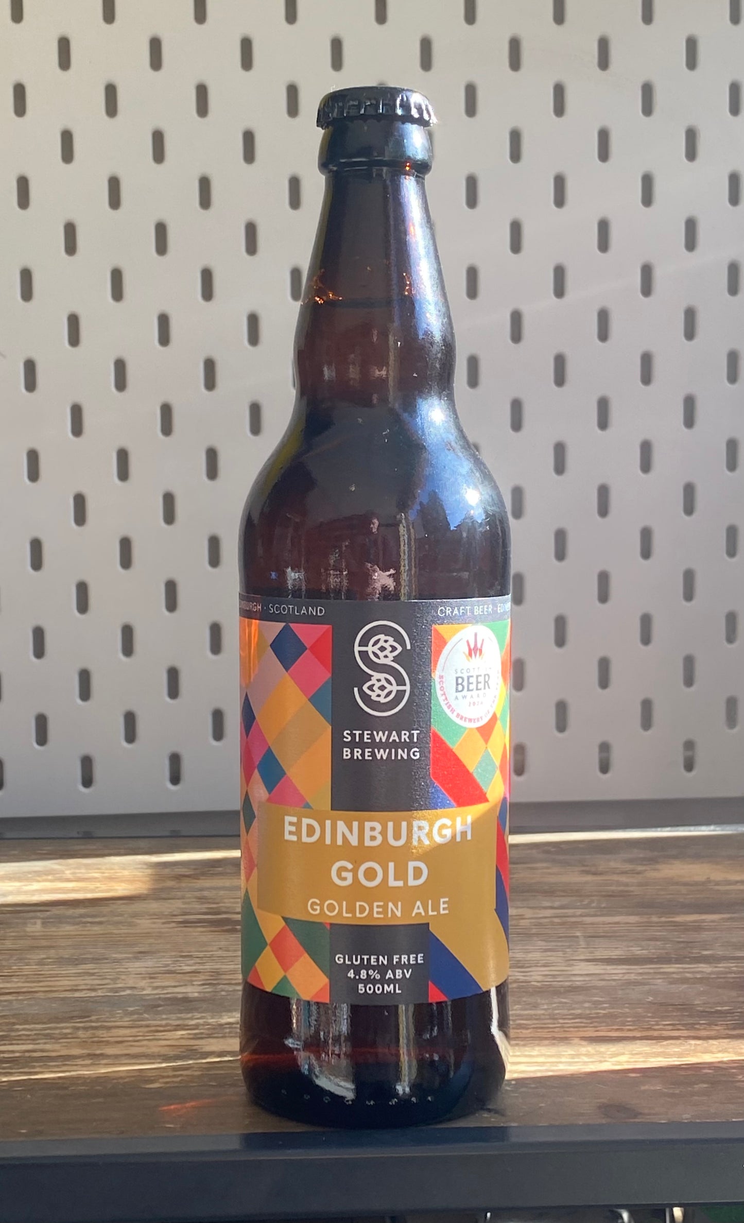 Stewarts Edinburgh Gold at The Beerhive, Edinburgh. Free UK shipping.