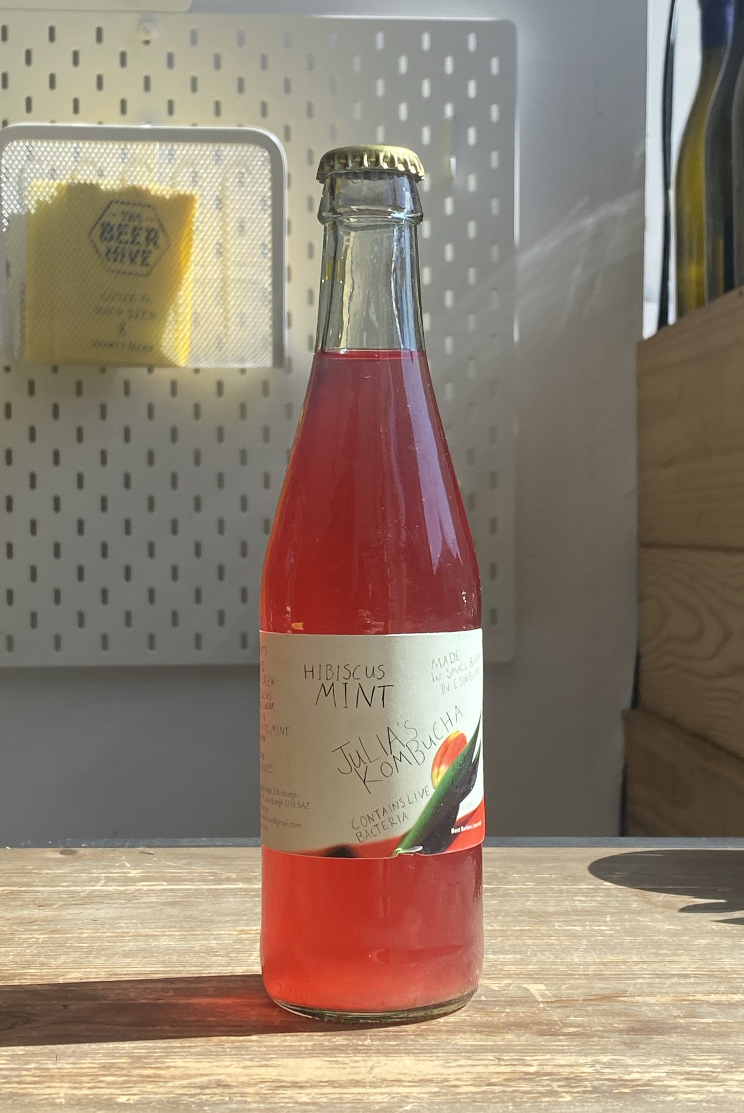 Julia's Kombucha Hibiscus & Mint