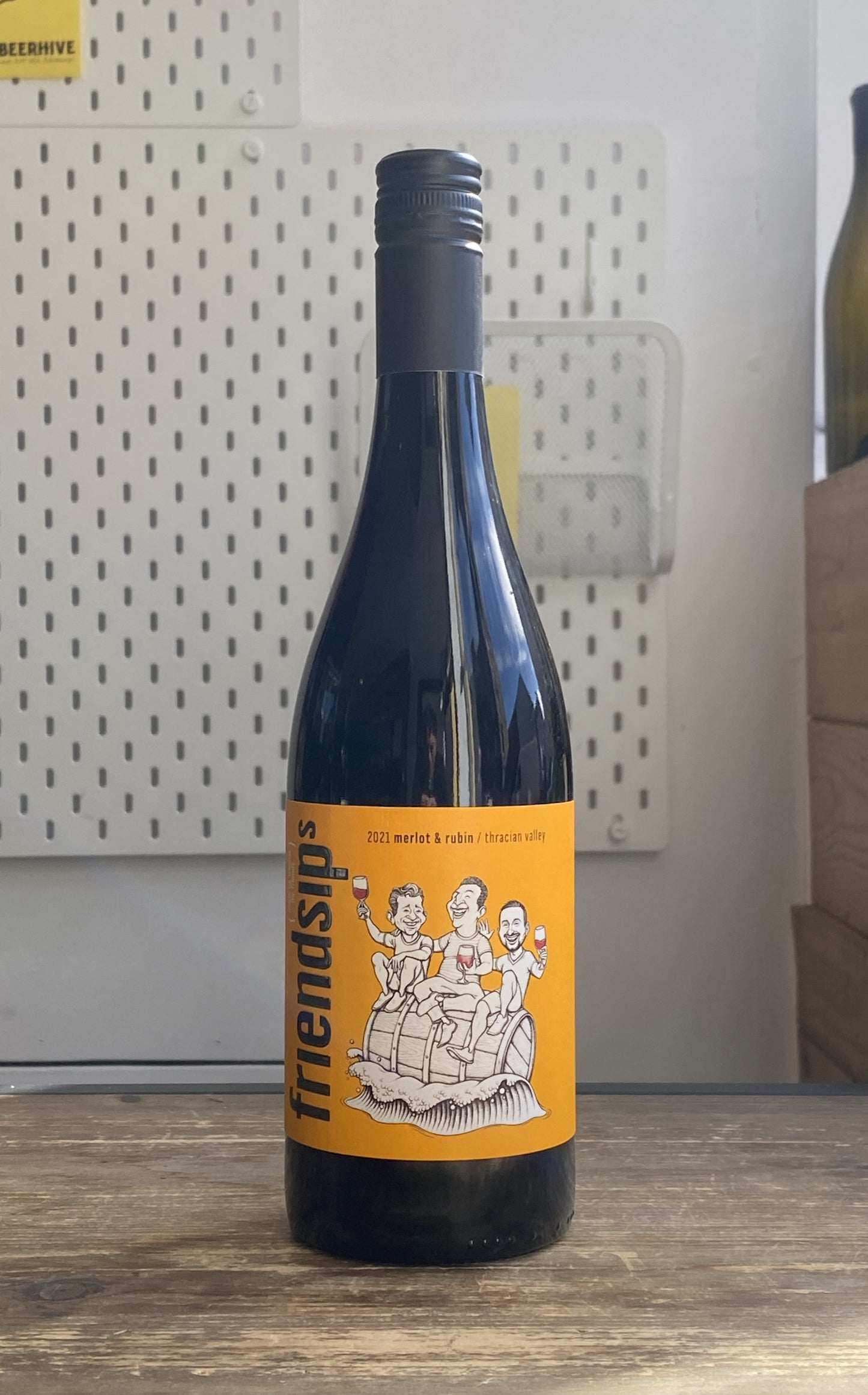 Friendsips Merlot & Rubin 2021 75cl at The Beerhive, Edinburgh. Free UK shipping.
