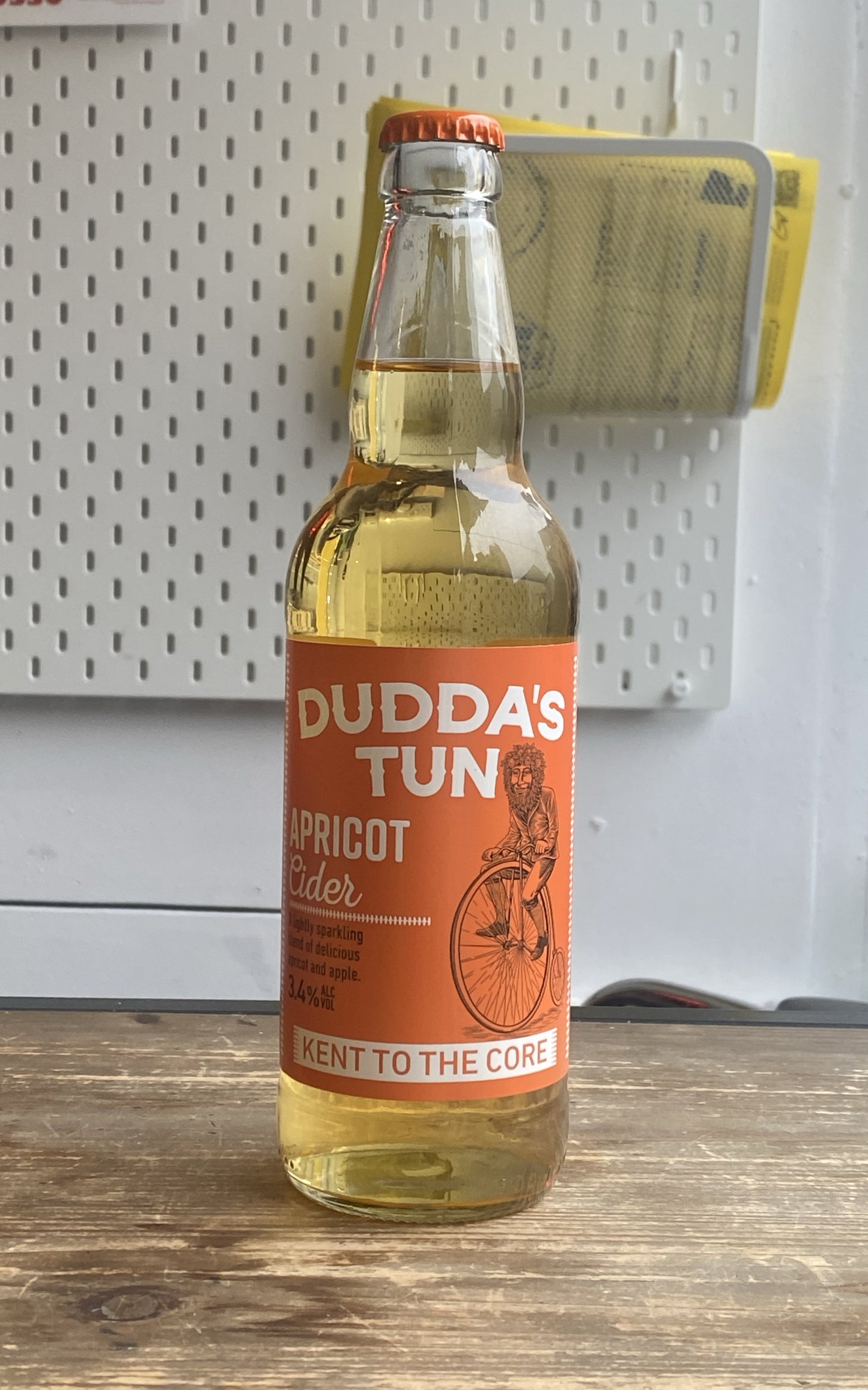 Duddas Tun Apricot Cider at The Beerhive, Edinburgh. Free UK shipping.