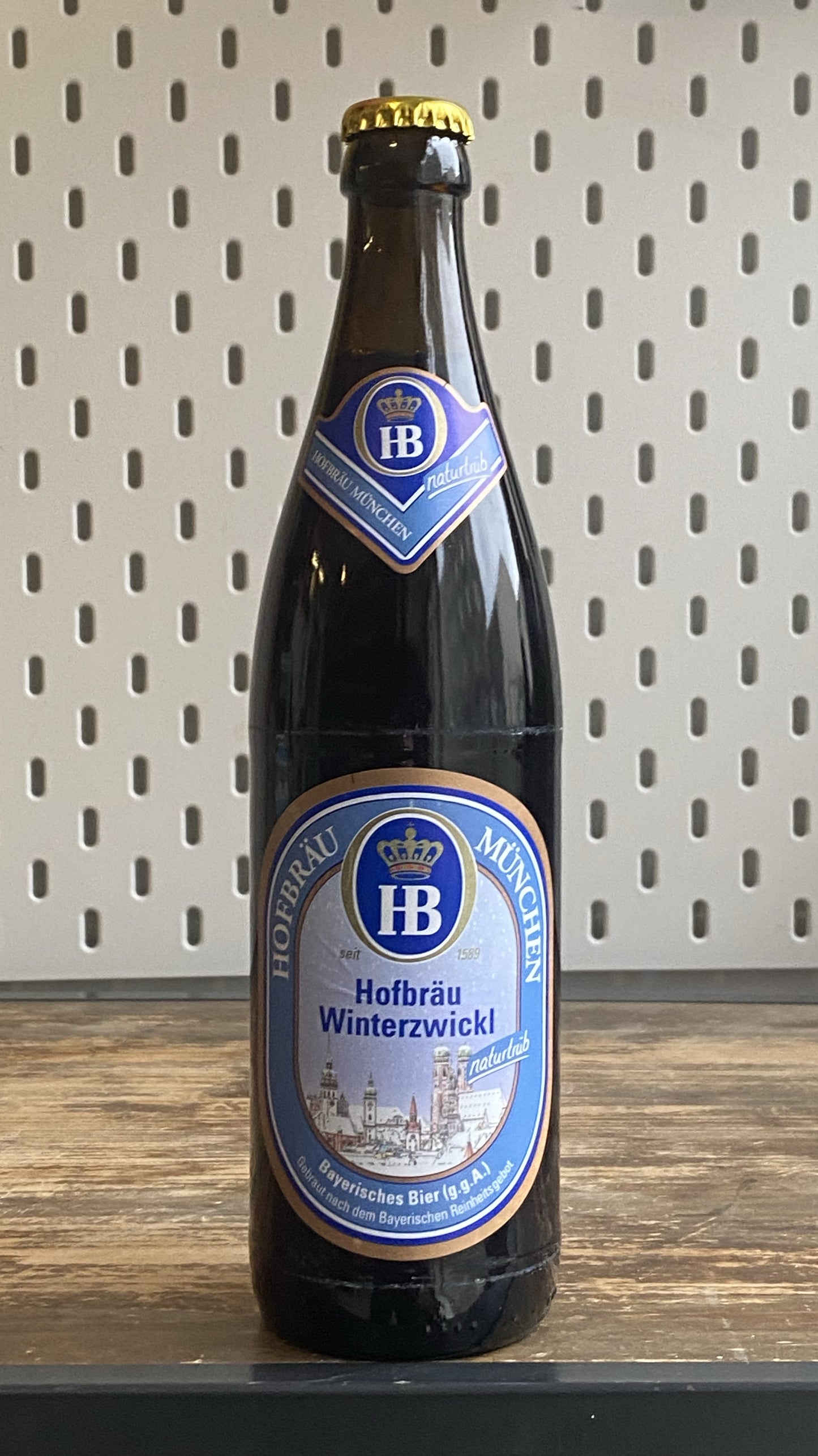Hofbrau Winterzwickl 2025 at The Beerhive, Edinburgh. Free UK shipping.