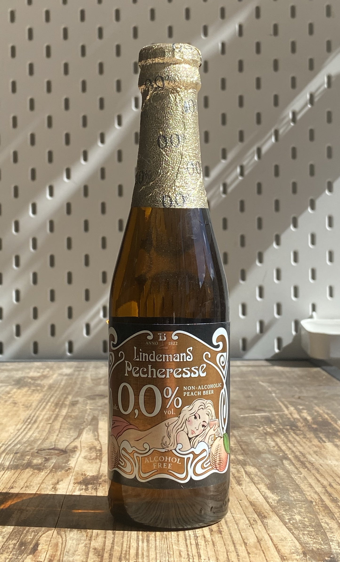 Lindemans Pecheresse Lambic 0% Alcohol Free at The Beerhive, Edinburgh. Free UK shipping.
