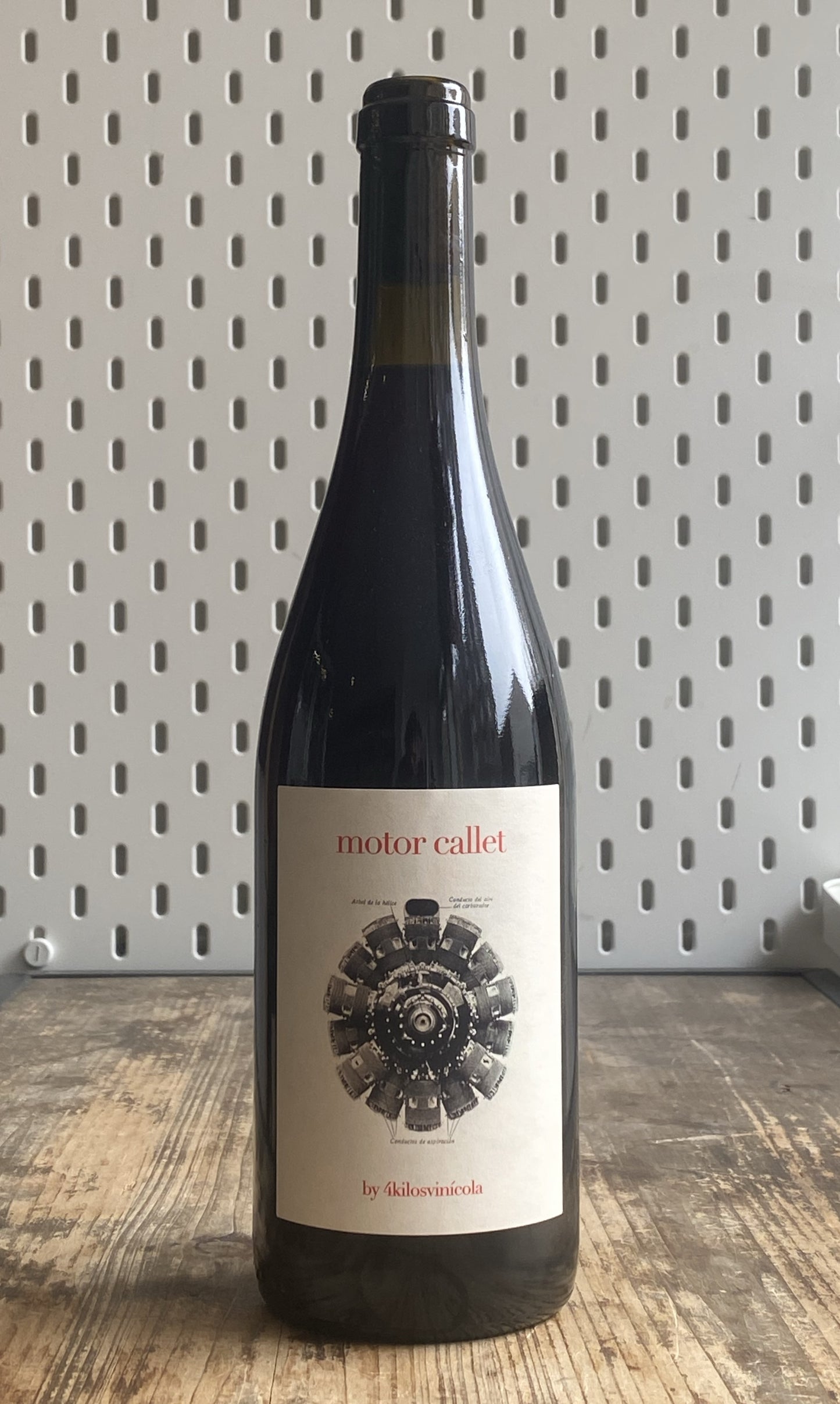 4Kilos Motor Collet Red at The Beerhive, Edinburgh. Free UK shipping.