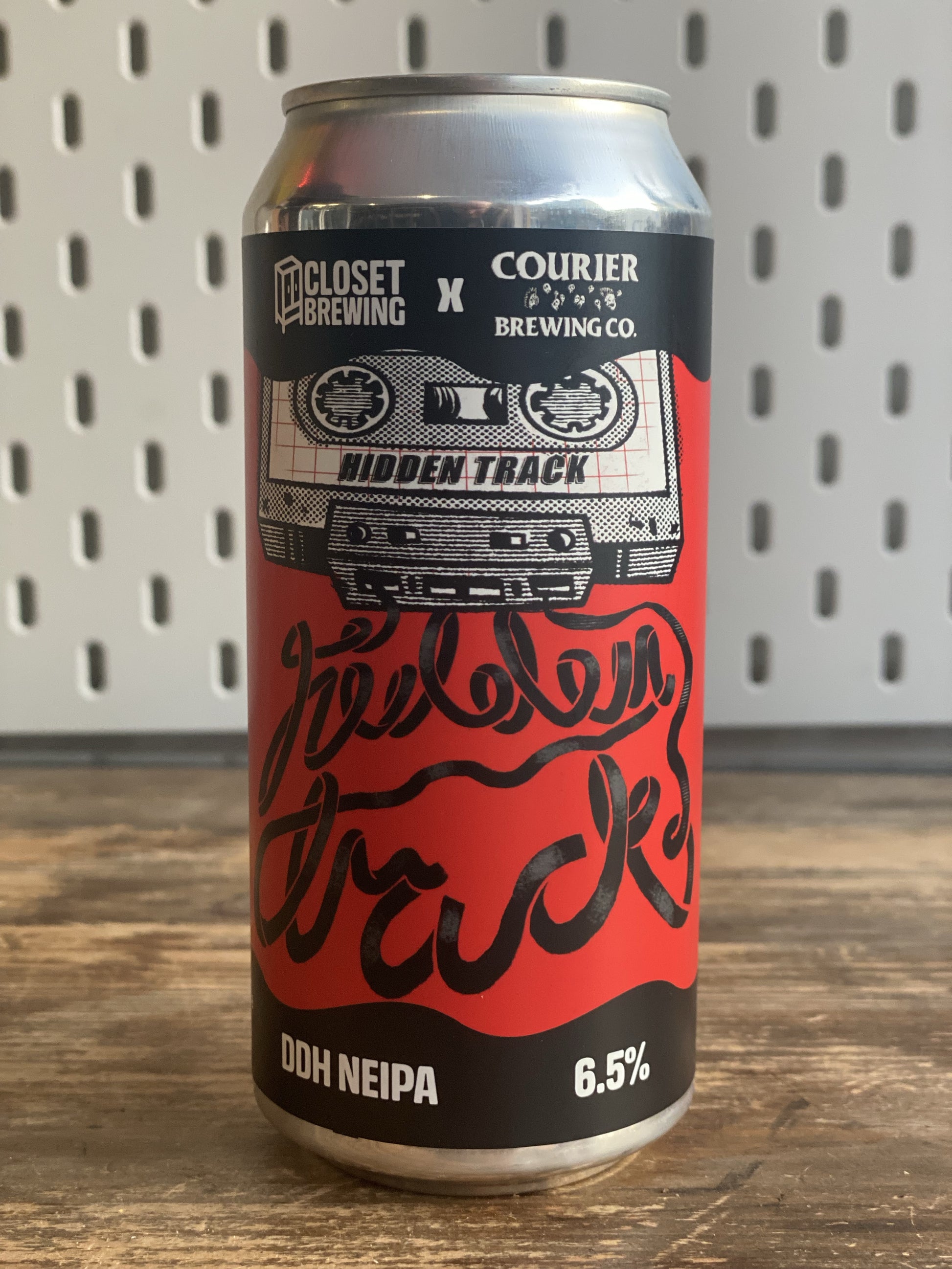 Closet Brewing x Courier Brewing Hidden Track NEIPA at The Beerhive, Edinburgh. Free UK shipping.