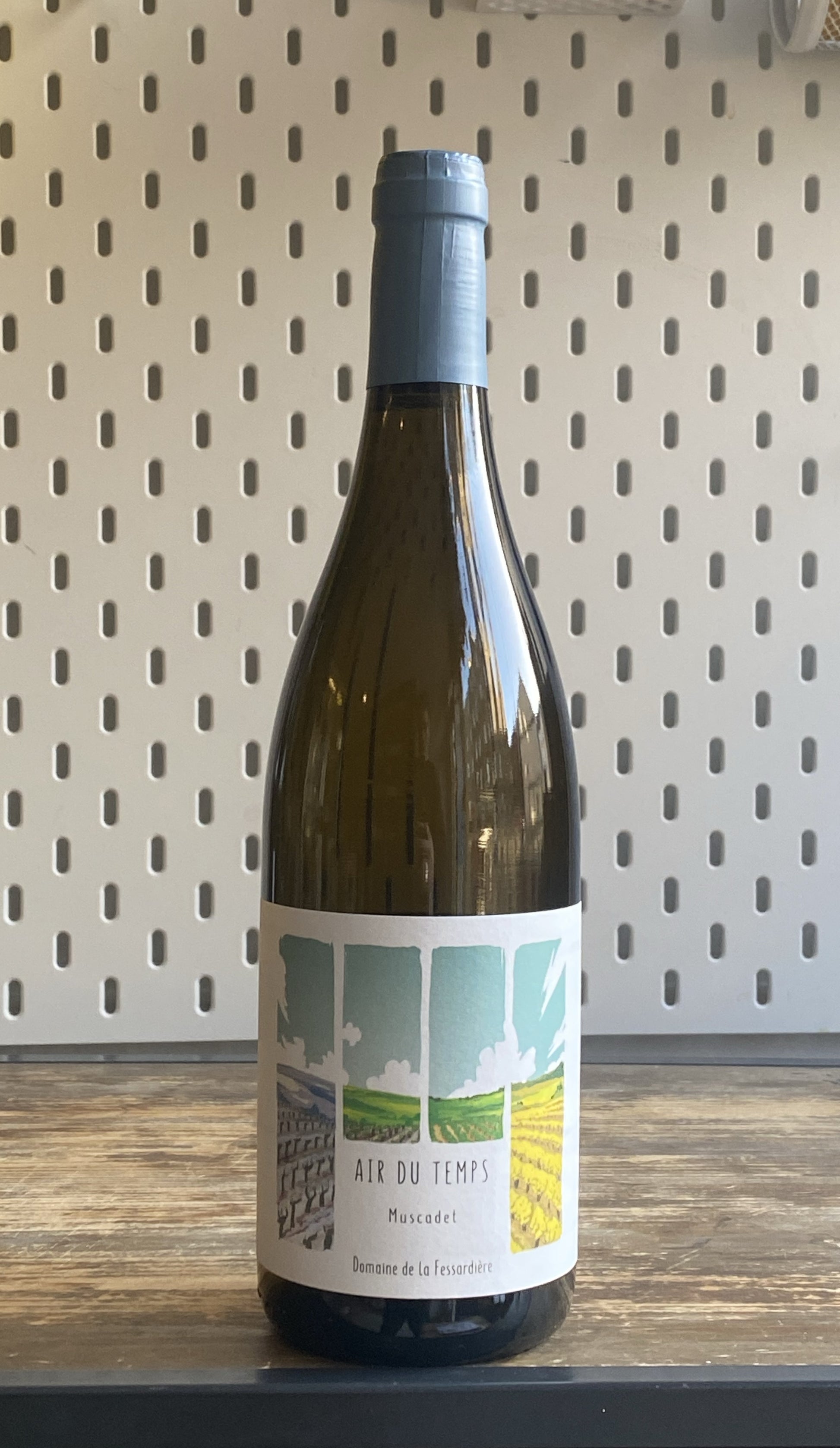 Domaine de la Fessardière Muscadet, l’Air du Temps 2018 at The Beerhive, Edinburgh. Free UK shipping.