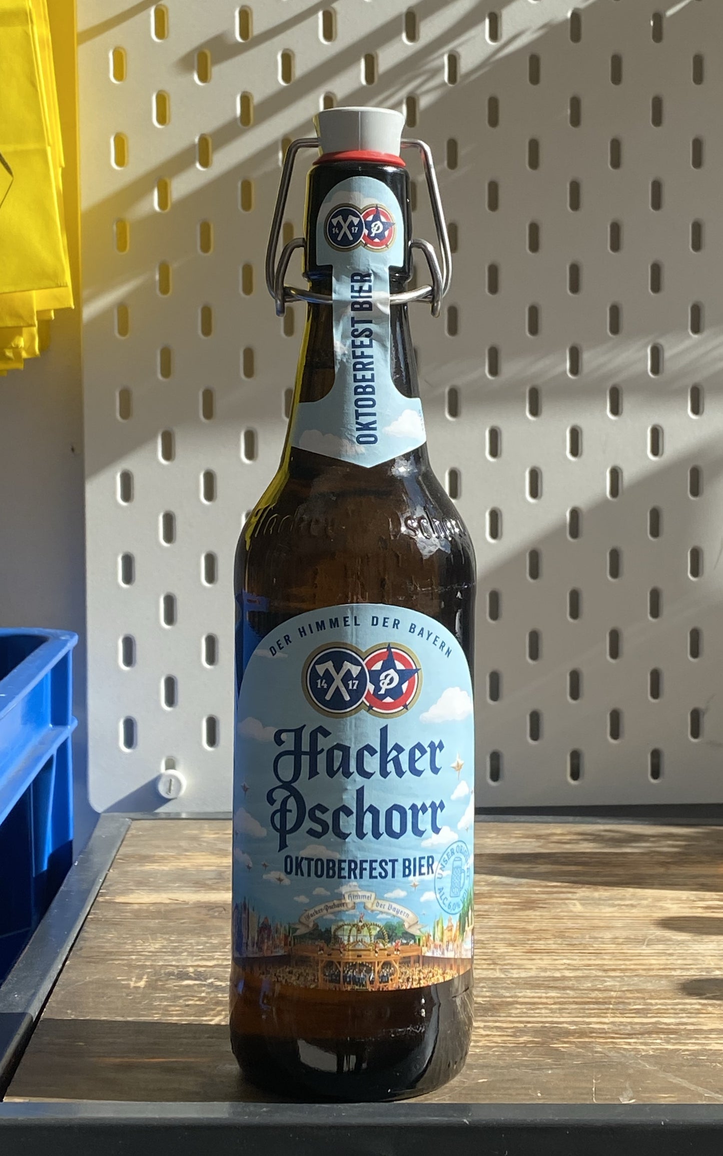 Hacker-Pschorr Oktoberfest at The Beerhive, Edinburgh. Free UK shipping.