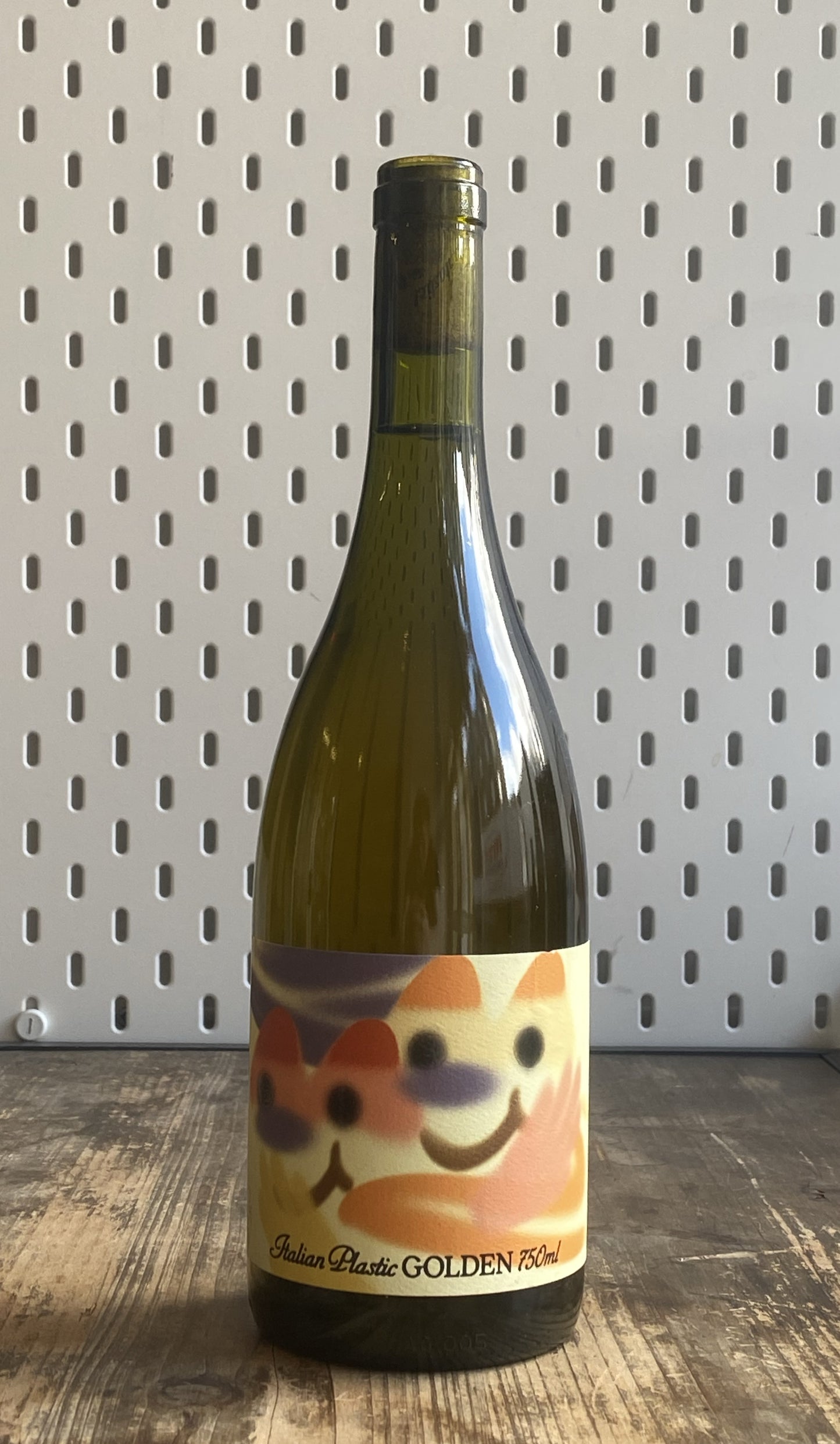 Italian Plastic Golden Pinot Gris at The Beerhive, Edinburgh. Free UK shipping.