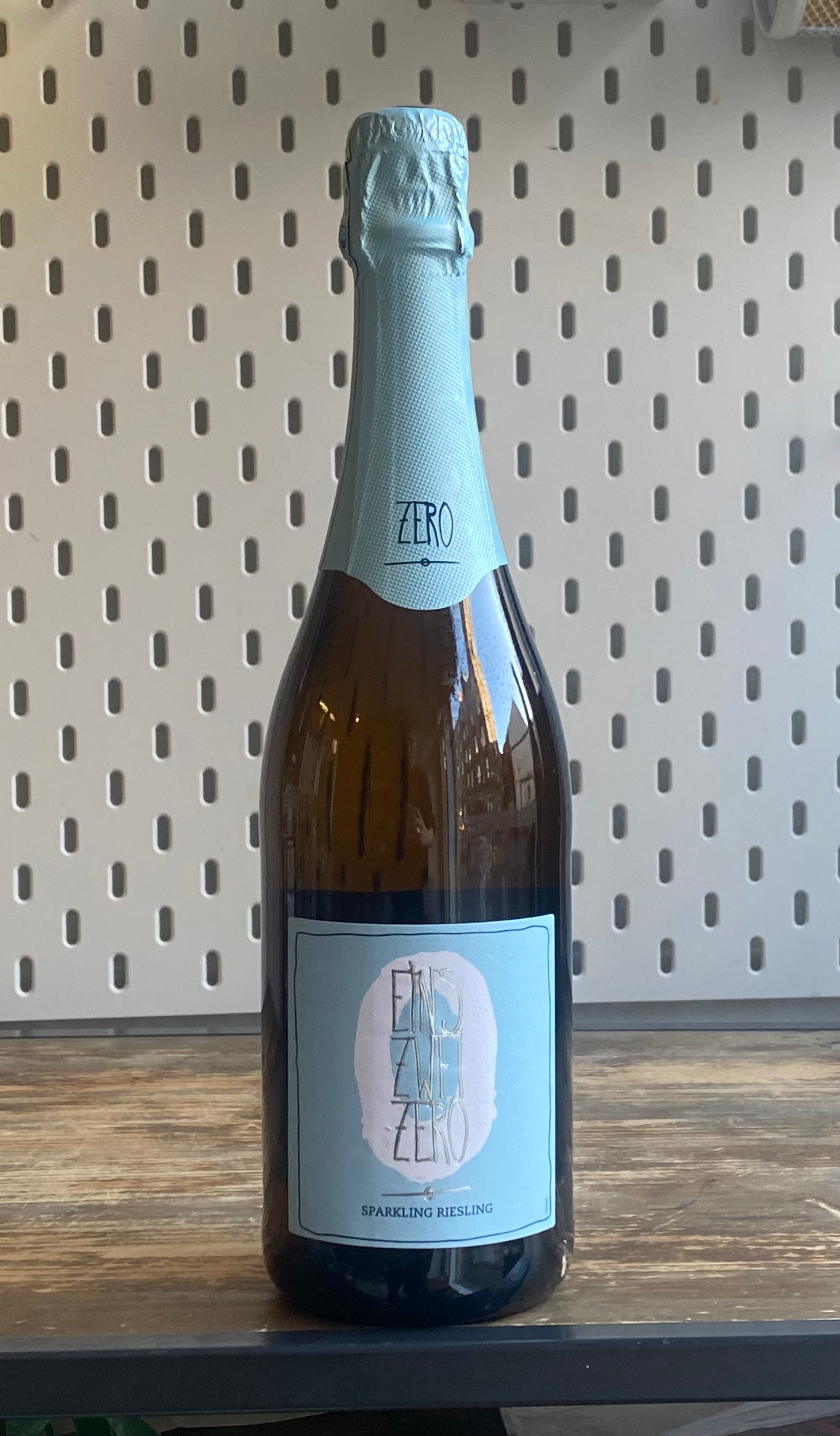 Leitz Eins Zwei Zero Sparkling Riesling at The Beerhive, Edinburgh. Free UK shipping.