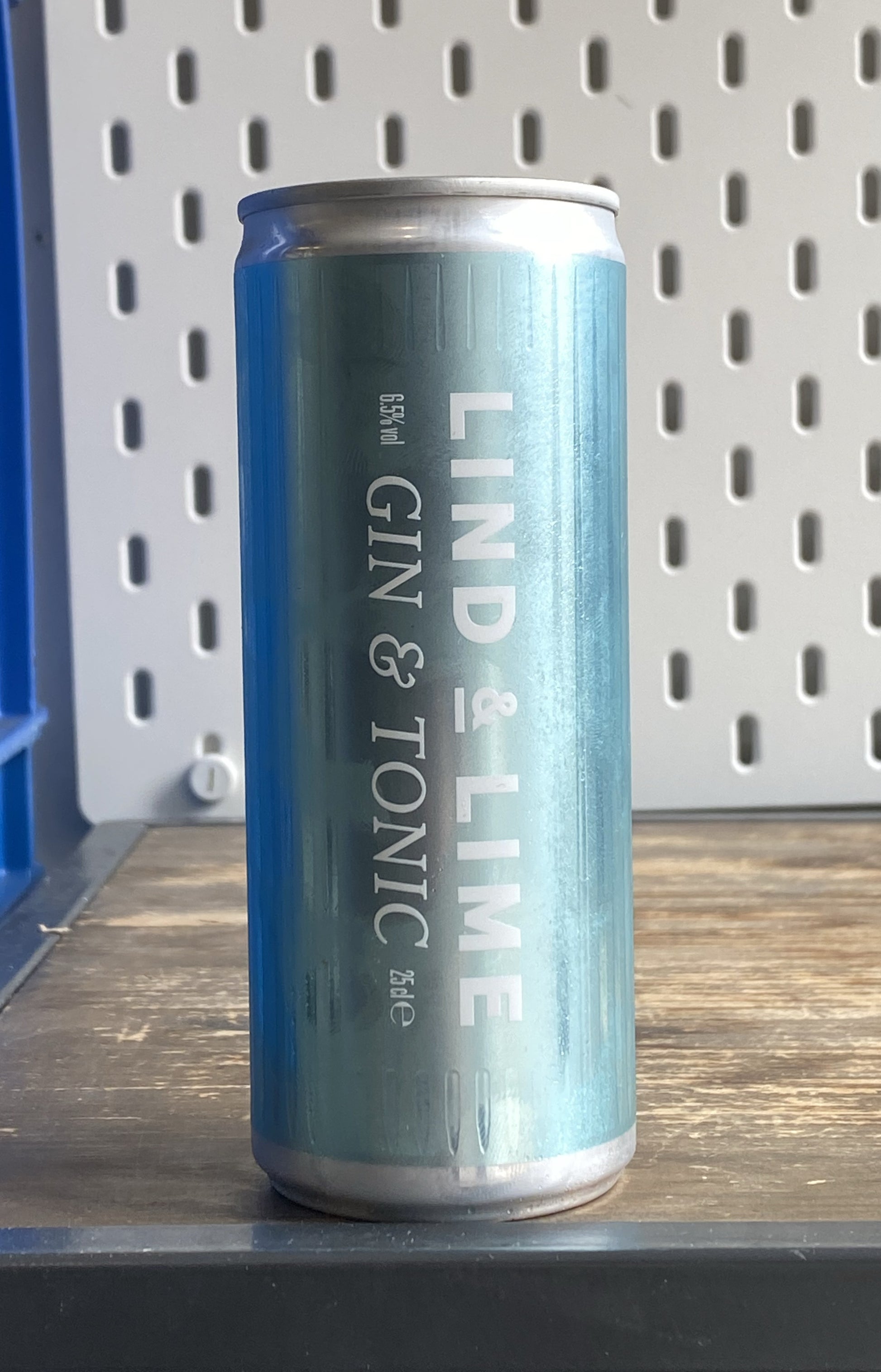 Lind and Lime Can at The Beerhive, Edinburgh. Free UK shipping.