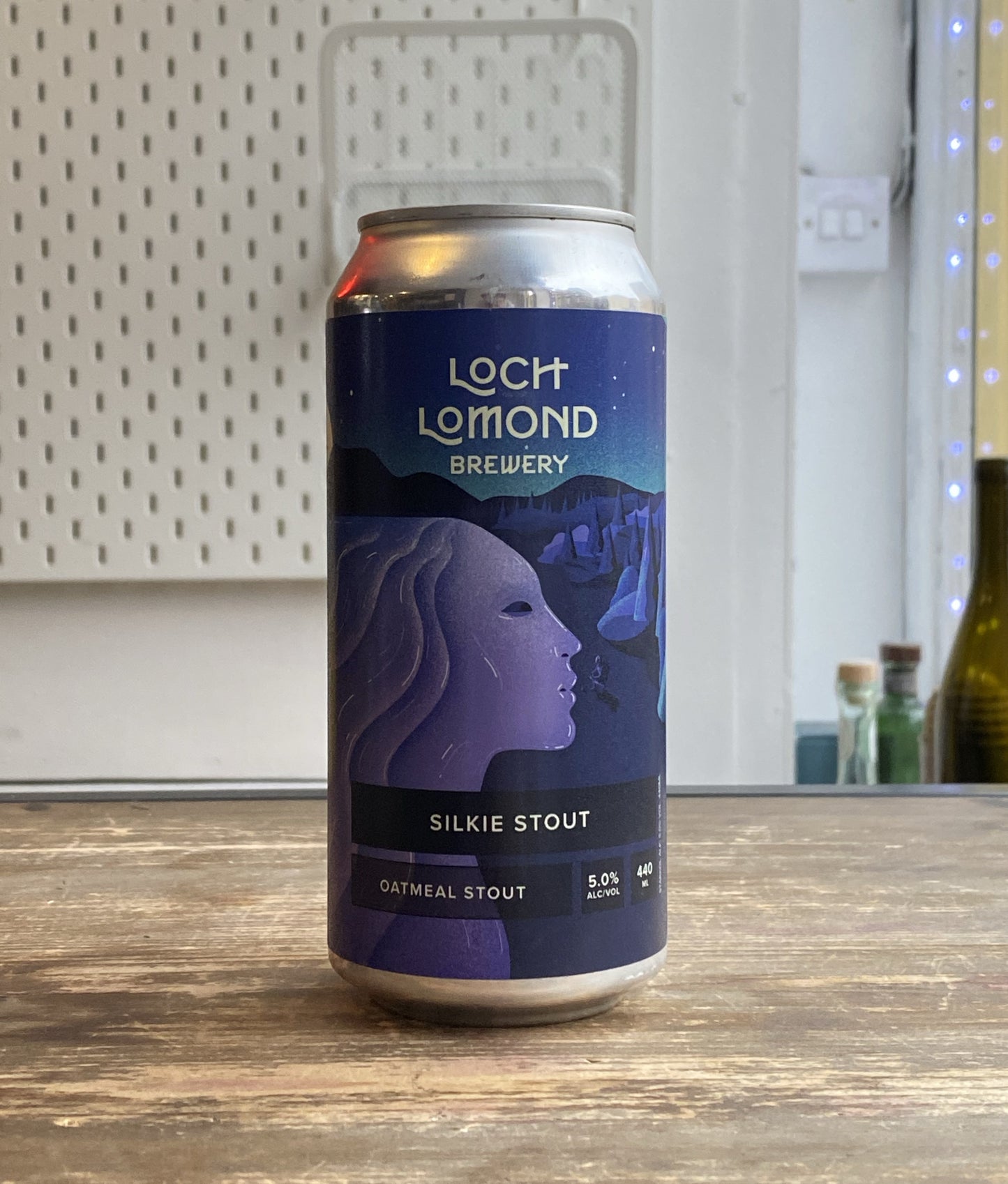 Loch Lomond Silkie Stout at The Beerhive, Edinburgh. Free UK shipping.
