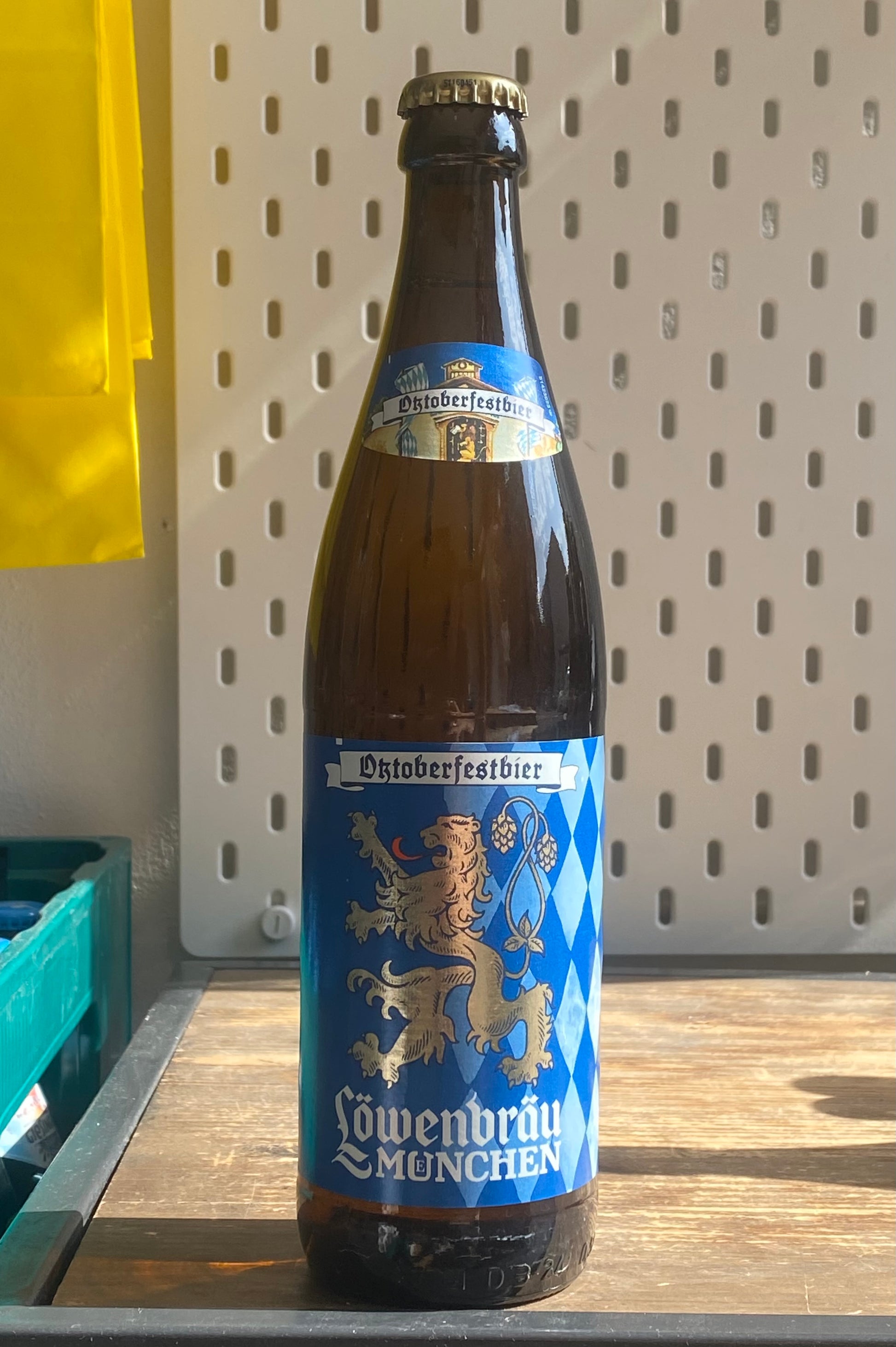 Lowenbrau Oktoberfest at The Beerhive, Edinburgh. Free UK shipping.