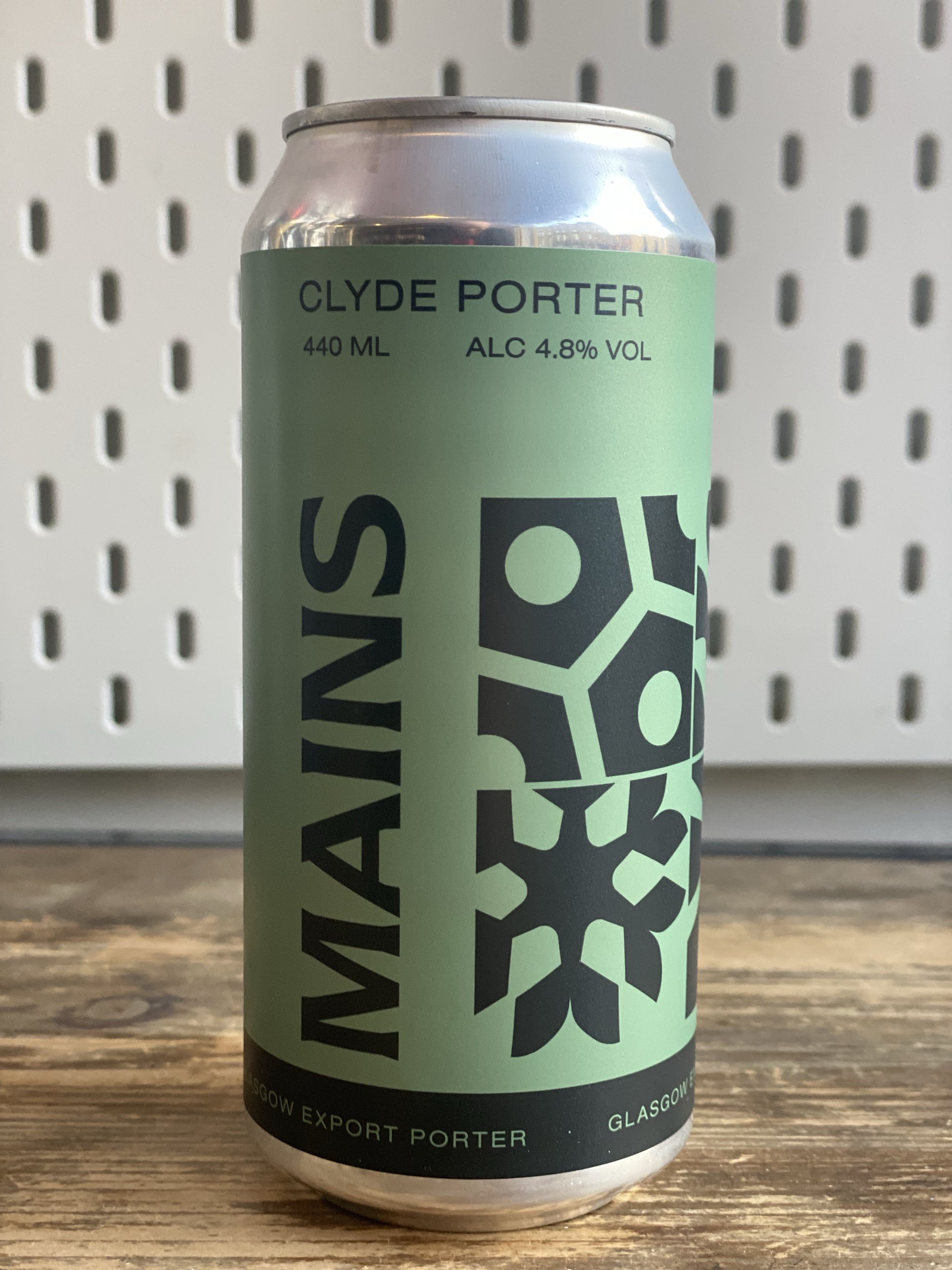 Mains Clyde Porter at The Beerhive, Edinburgh. Free UK shipping.