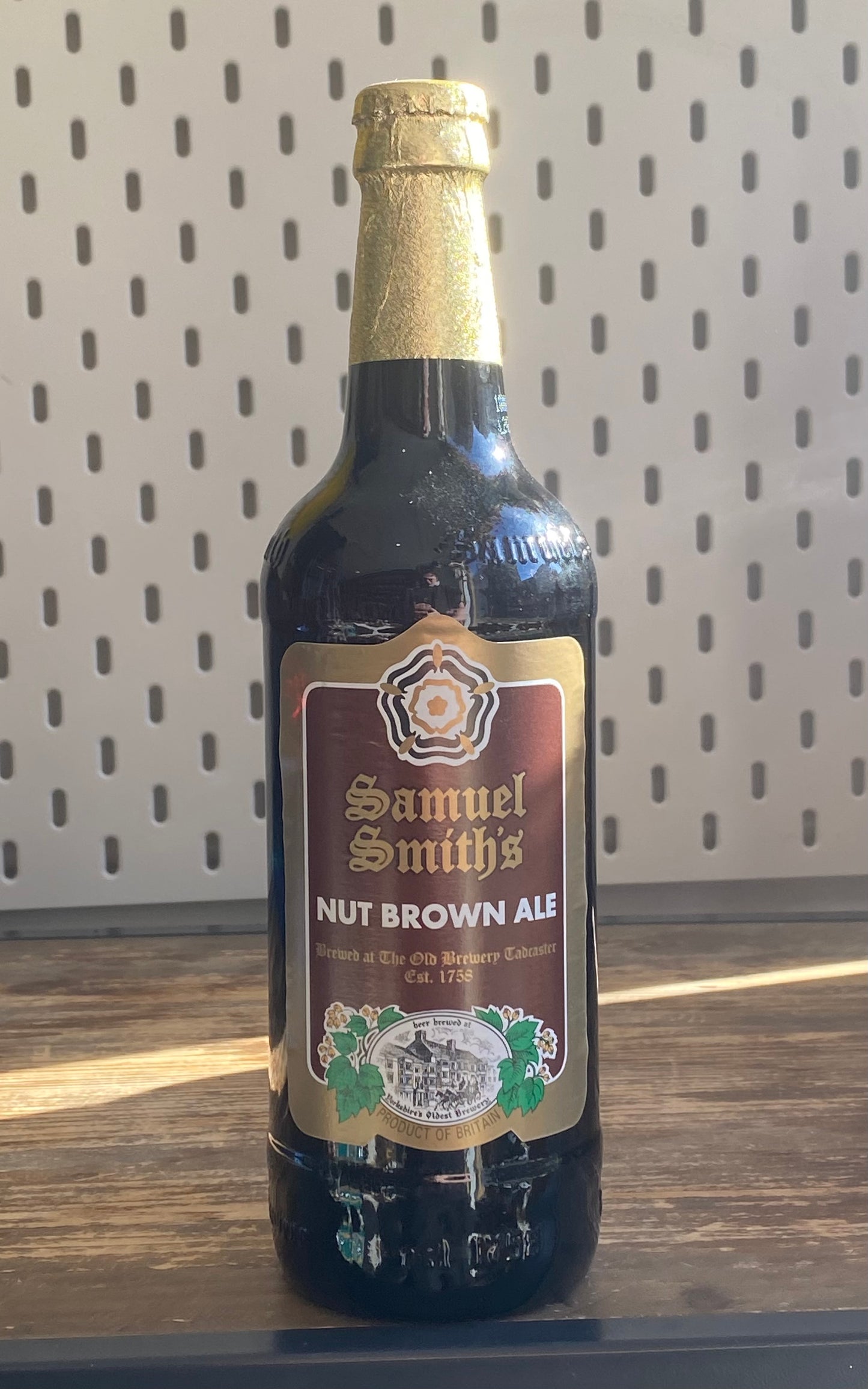 Sam Smiths Nut Brown Ale at The Beerhive, Edinburgh. Free UK shipping.