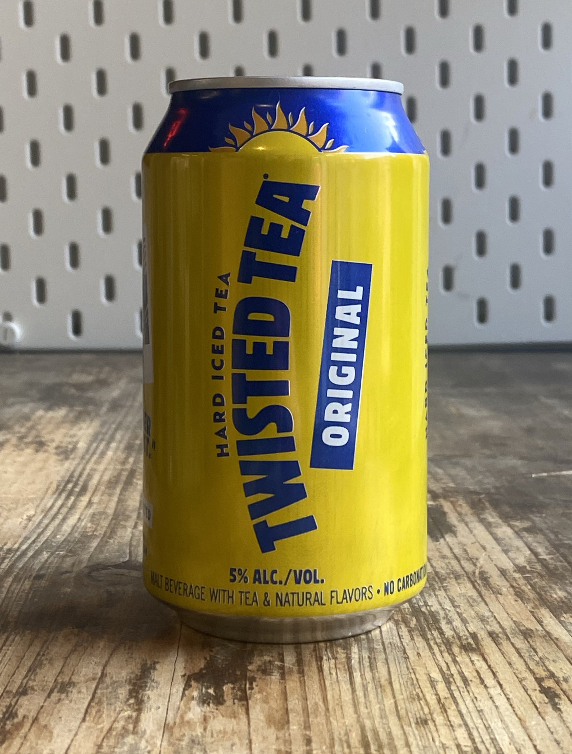 Samuel Adams Twisted Tea Lemon 35.5cl at The Beerhive, Edinburgh. Free UK shipping.