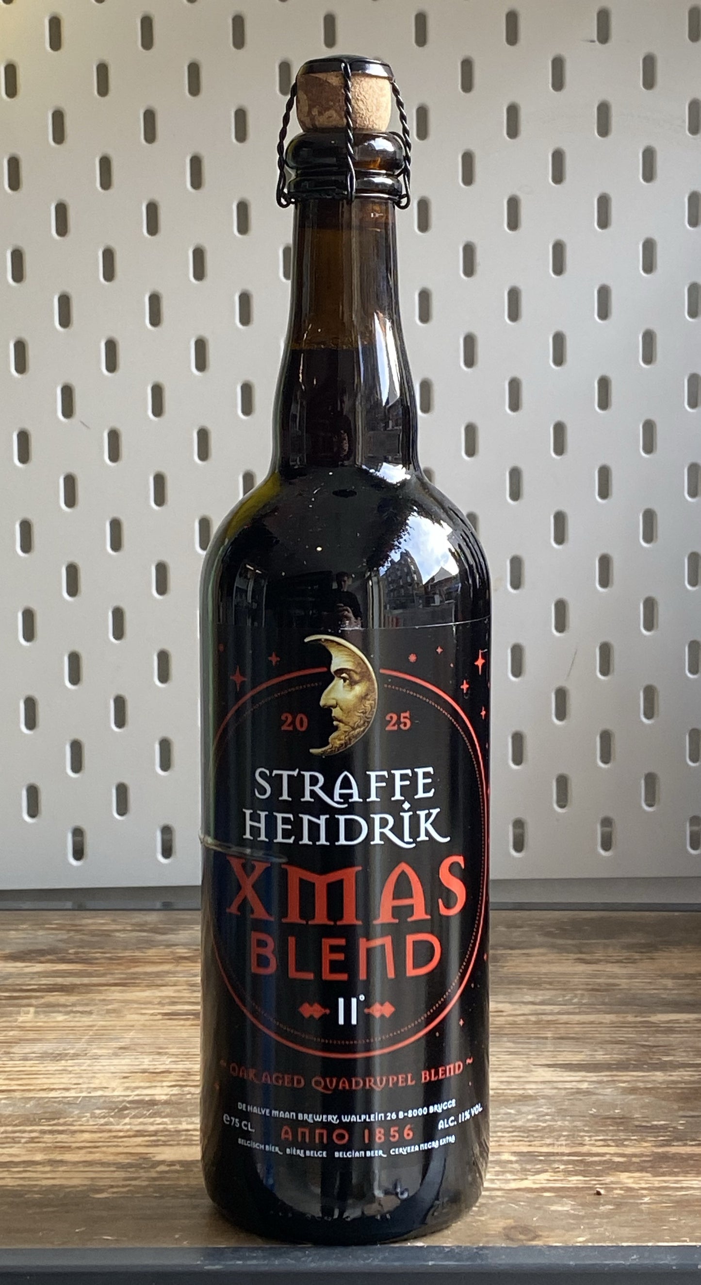 Straffe Hendrik Halve Maan Xmas Blend 75cl at The Beerhive, Edinburgh. Free UK shipping.