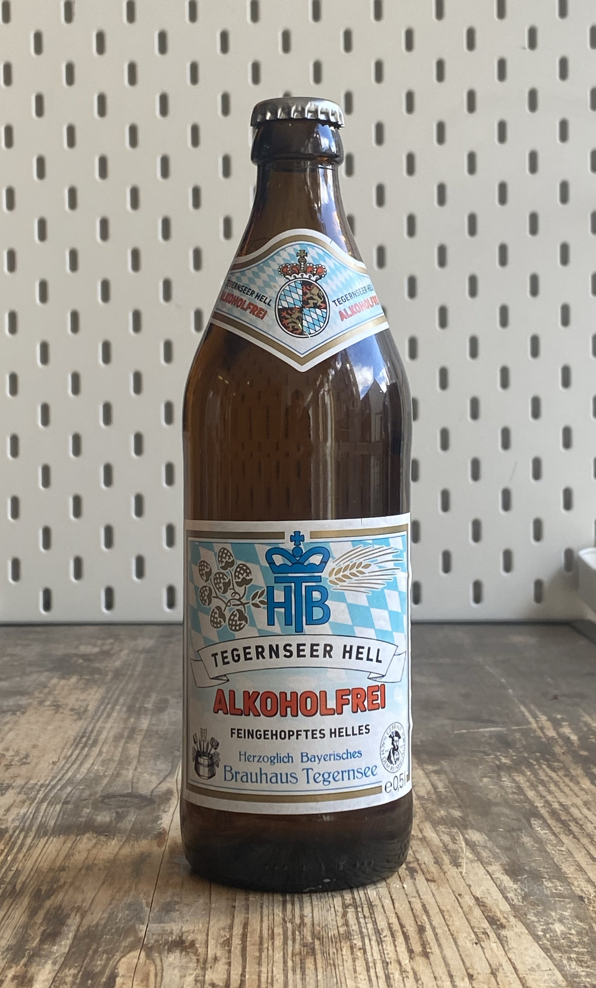 Tegernsee Hell Alcohol Free at The Beerhive, Edinburgh. Free UK shipping.