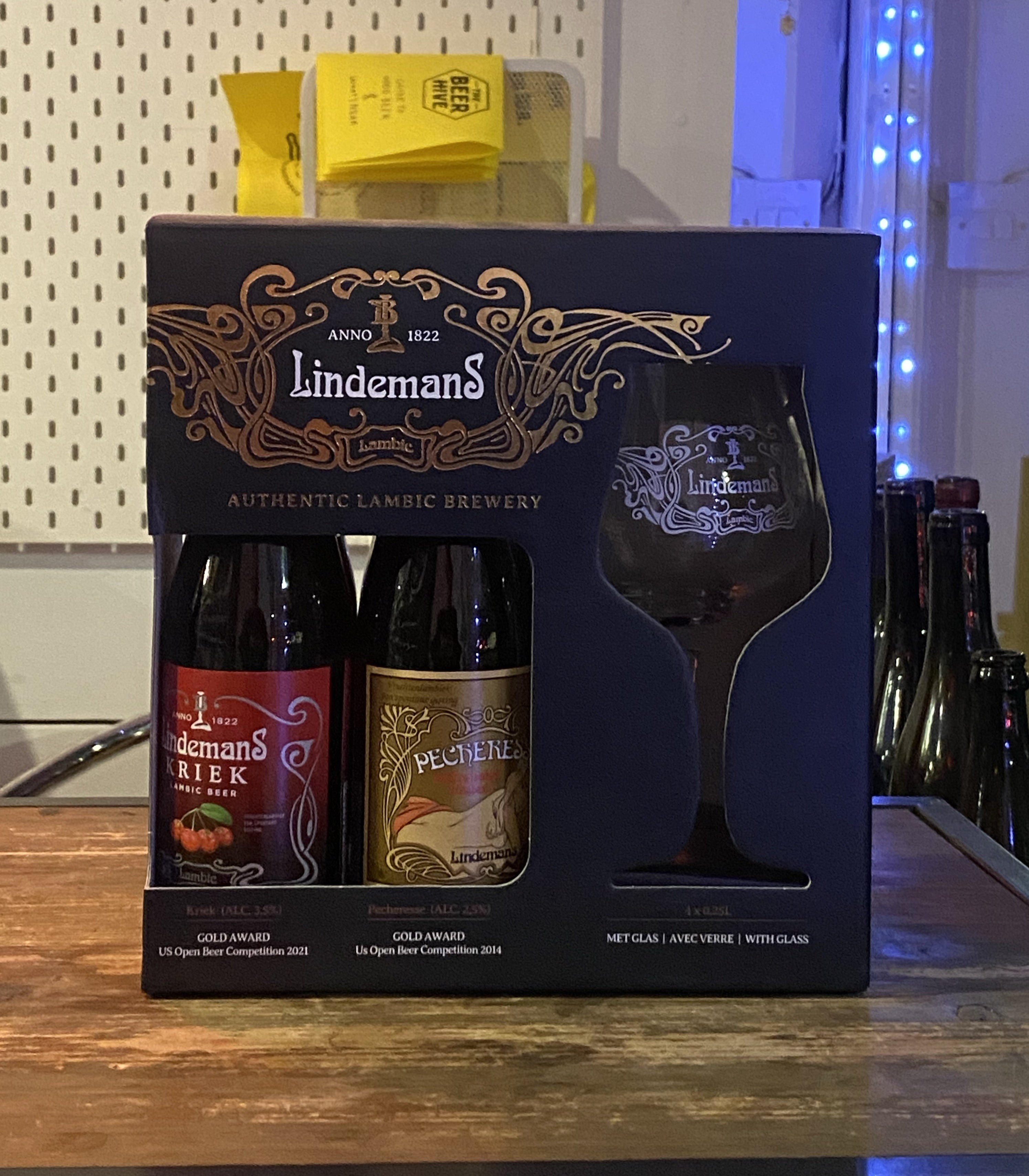 Lindemans Gift Pack (4x25cl + Glass) - The Beerhive