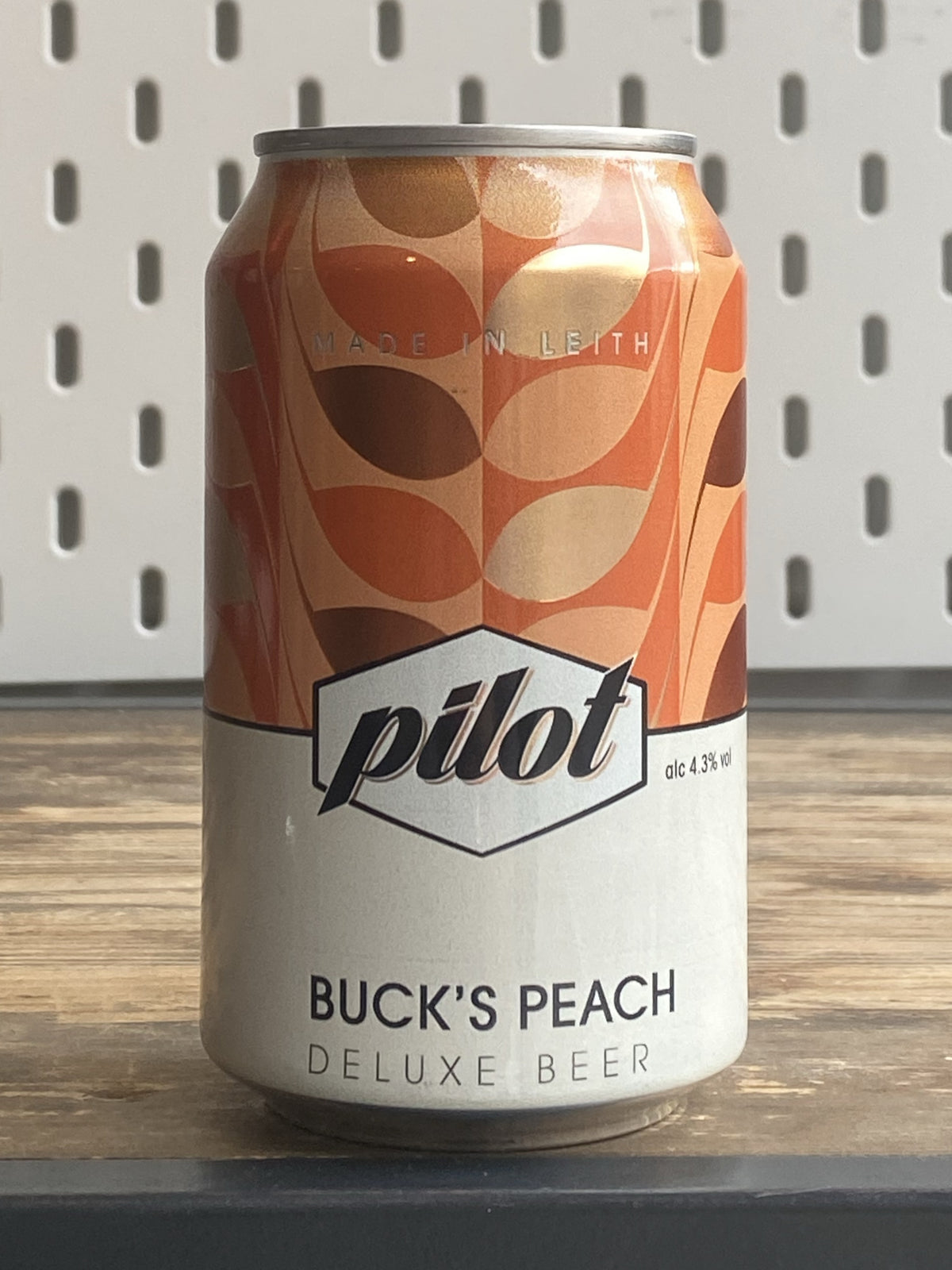 Pilot Bucks Peach at The Beerhive, Edinburgh. Free UK shipping.